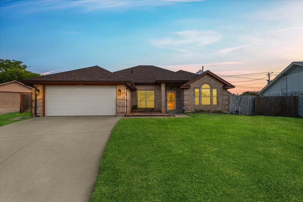 Single Family Residence For Sale in Tarrant County , 5748 Caracas Drive, North Richland Hills, Texas 76180, 3 Bedroom, 2 Bathroom, 2 Garage spaces, 1,787 Sqft, built in 1992, mls#21367833, Real Estate Agent in North Richland Hills, Homes For Sale in Tarrant county, Homes For Sale in North Richland Hills, Realtor in North Richland Hills Texas, Real Estate Brokerage Independent Realty Texas, Luminita Cordes Realtor