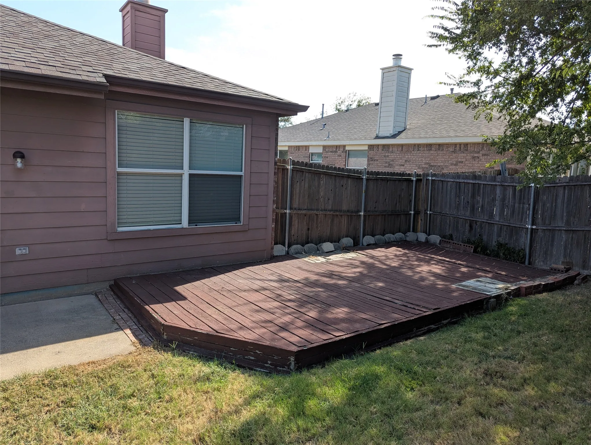 Single Family Residence For Rent in Collin County , 2003 Dove Crossing, Melissa, Texas 75454, 3 Bedroom, 2 Bathroom, 2 Garage spaces, 1,872 Sqft, built in 2002, mls#21367838, Real Estate Agent in Melissa, Homes For Rent in Collin county, Homes For Rent in Melissa, Realtor in Melissa Texas, Real Estate Brokerage Independent Realty Texas, Luminita Cordes Realtor