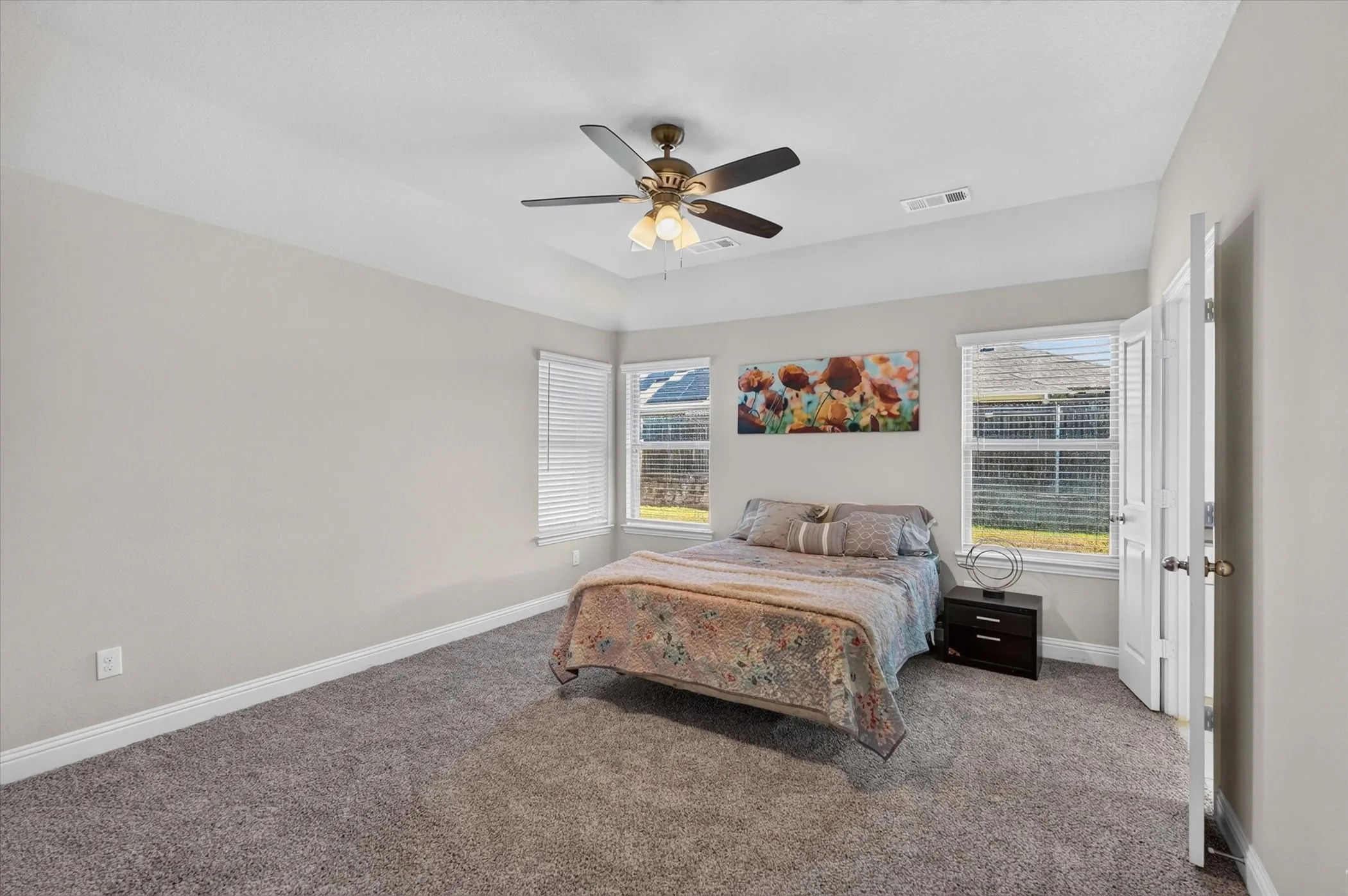 Recessed ceiling with a central fan light fixture