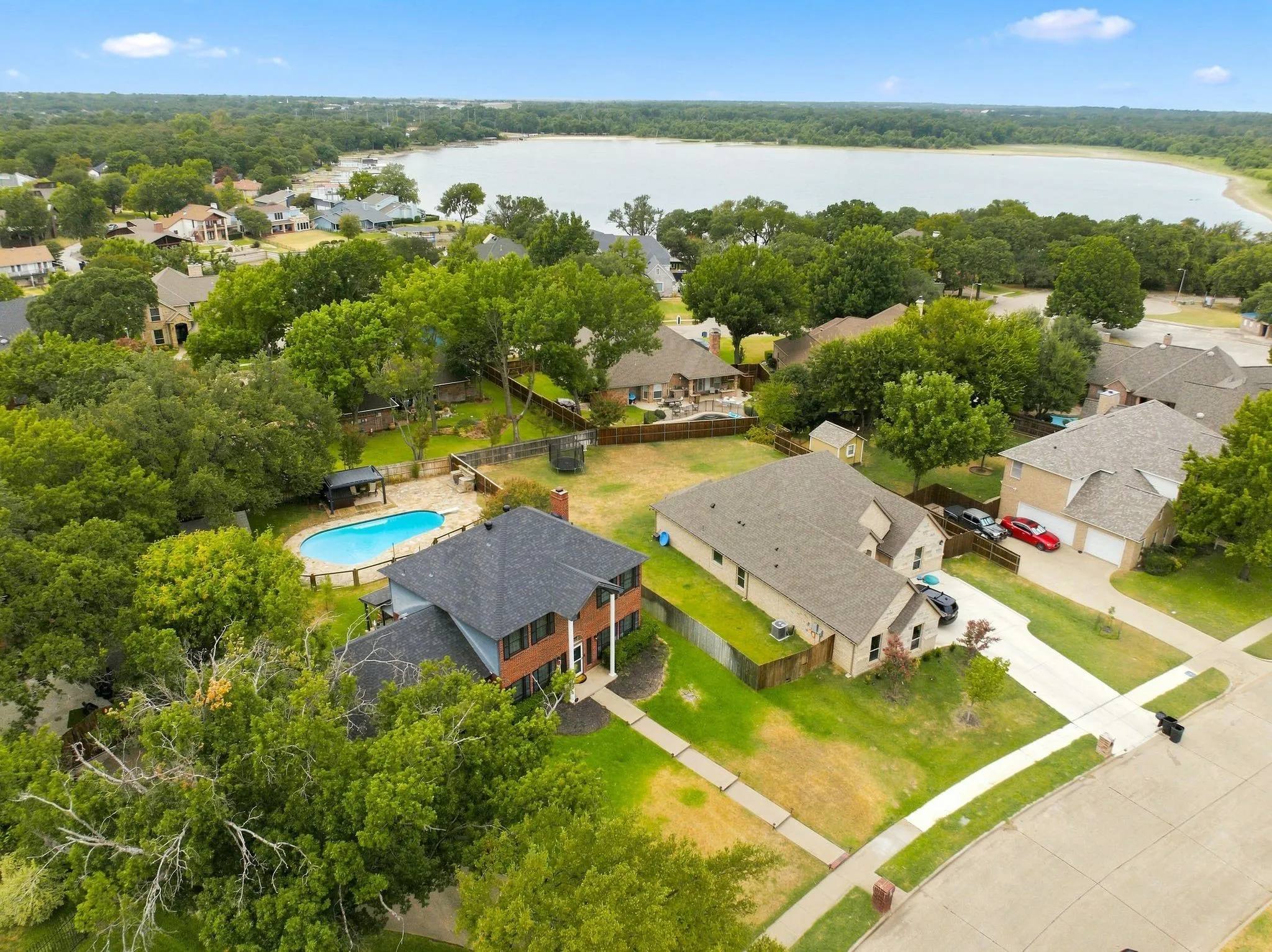 Single Family Residence For Sale in Tarrant County , 605 Keel Way, Azle, Texas 76020, 4 Bedroom, 3 Bathroom, 2 Garage spaces, 2,306 Sqft, built in 1990, mls#21366997, Real Estate Agent in Azle, Homes For Sale in Tarrant county, Homes For Sale in Azle, Realtor in Azle Texas, Real Estate Brokerage Independent Realty Texas, Luminita Cordes Realtor