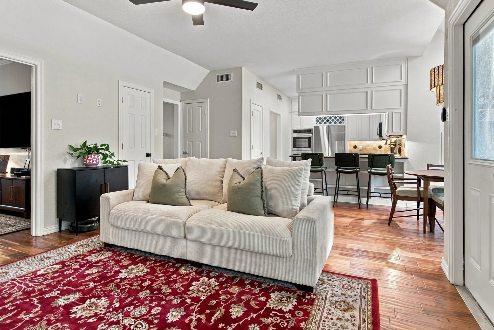 Single Family Residence For Sale in Tarrant County , 605 Keel Way, Azle, Texas 76020, 4 Bedroom, 3 Bathroom, 2 Garage spaces, 2,306 Sqft, built in 1990, mls#21366997, Real Estate Agent in Azle, Homes For Sale in Tarrant county, Homes For Sale in Azle, Realtor in Azle Texas, Real Estate Brokerage Independent Realty Texas, Luminita Cordes Realtor