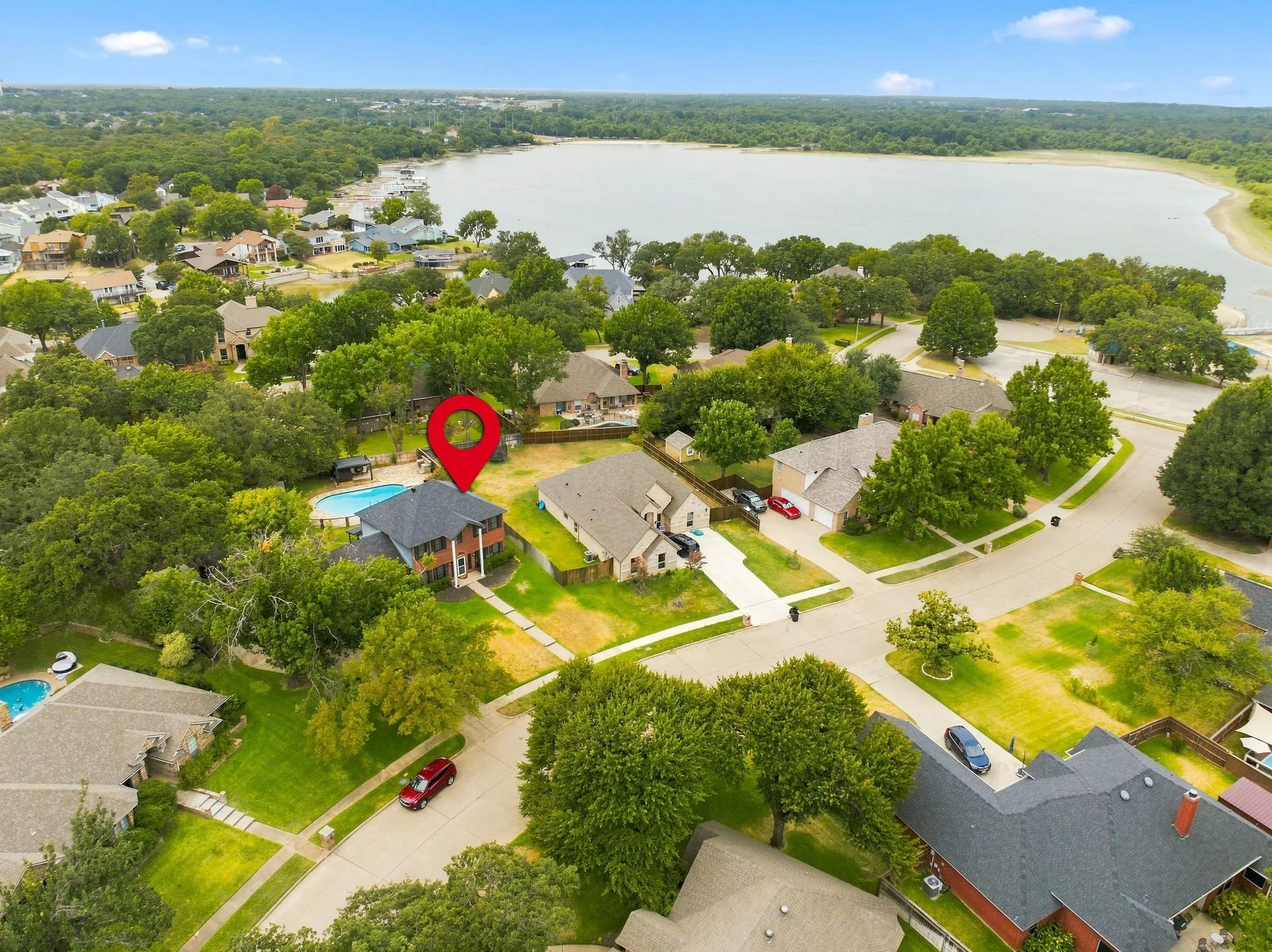 Walking Distance to The Lake Community Park and Boat Ramps
