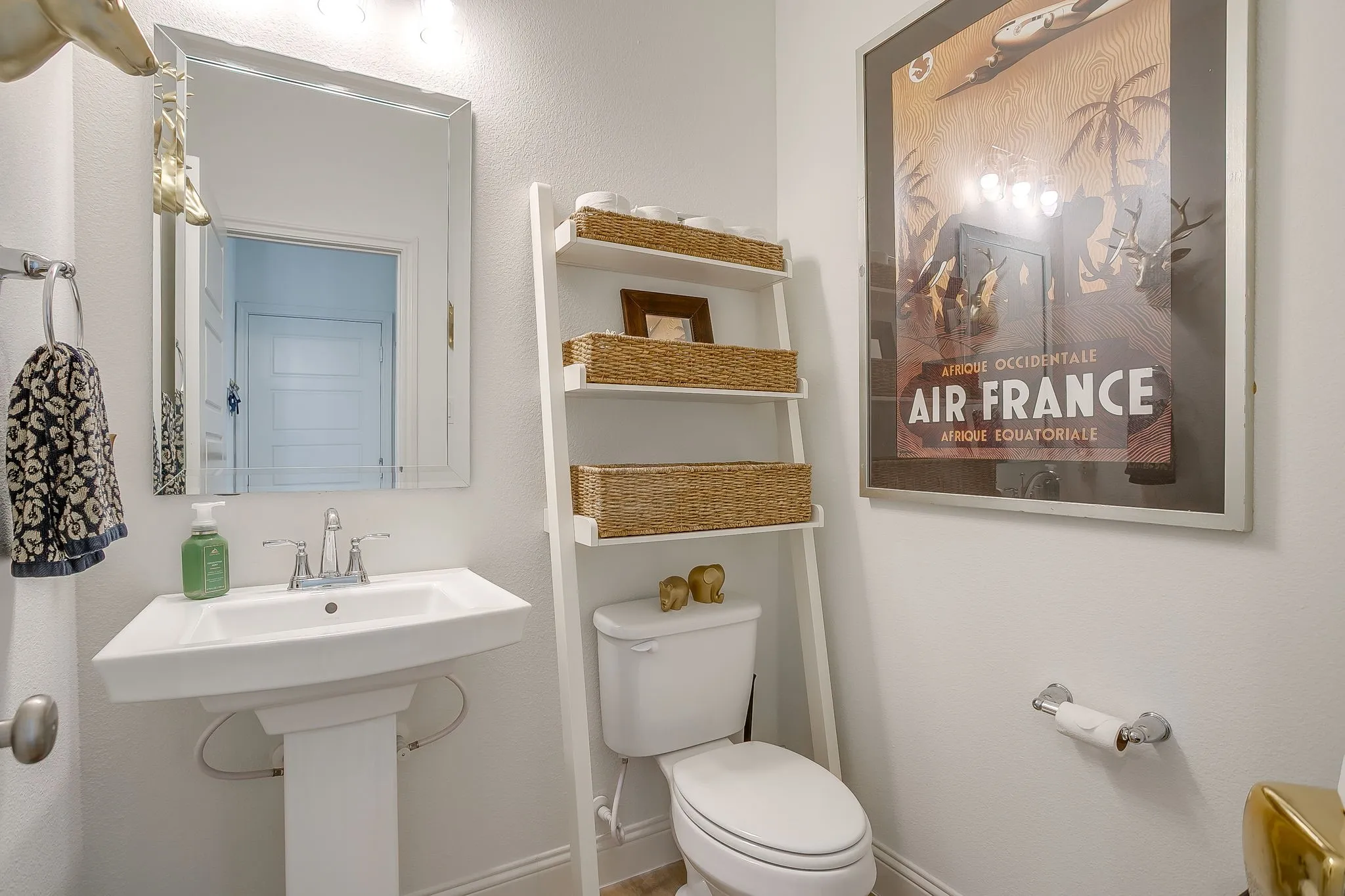 Townhouse For Sale in Tarrant County , 3461 Vista Highlands Lane, Fort Worth, Texas 76135, 3 Bedroom, 4 Bathroom, 2 Garage spaces, 1,697 Sqft, built in 2022, mls#21367841, Real Estate Agent in Fort Worth, Homes For Sale in Tarrant county, Homes For Sale in Fort Worth, Realtor in Fort Worth Texas, Real Estate Brokerage Independent Realty Texas, Luminita Cordes Realtor