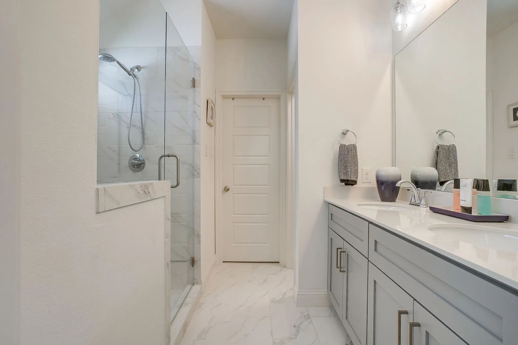 Townhouse For Sale in Tarrant County , 3461 Vista Highlands Lane, Fort Worth, Texas 76135, 3 Bedroom, 4 Bathroom, 2 Garage spaces, 1,697 Sqft, built in 2022, mls#21367841, Real Estate Agent in Fort Worth, Homes For Sale in Tarrant county, Homes For Sale in Fort Worth, Realtor in Fort Worth Texas, Real Estate Brokerage Independent Realty Texas, Luminita Cordes Realtor