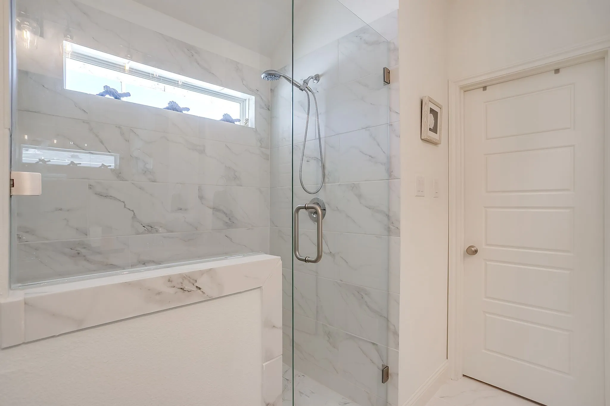 Townhouse For Sale in Tarrant County , 3461 Vista Highlands Lane, Fort Worth, Texas 76135, 3 Bedroom, 4 Bathroom, 2 Garage spaces, 1,697 Sqft, built in 2022, mls#21367841, Real Estate Agent in Fort Worth, Homes For Sale in Tarrant county, Homes For Sale in Fort Worth, Realtor in Fort Worth Texas, Real Estate Brokerage Independent Realty Texas, Luminita Cordes Realtor