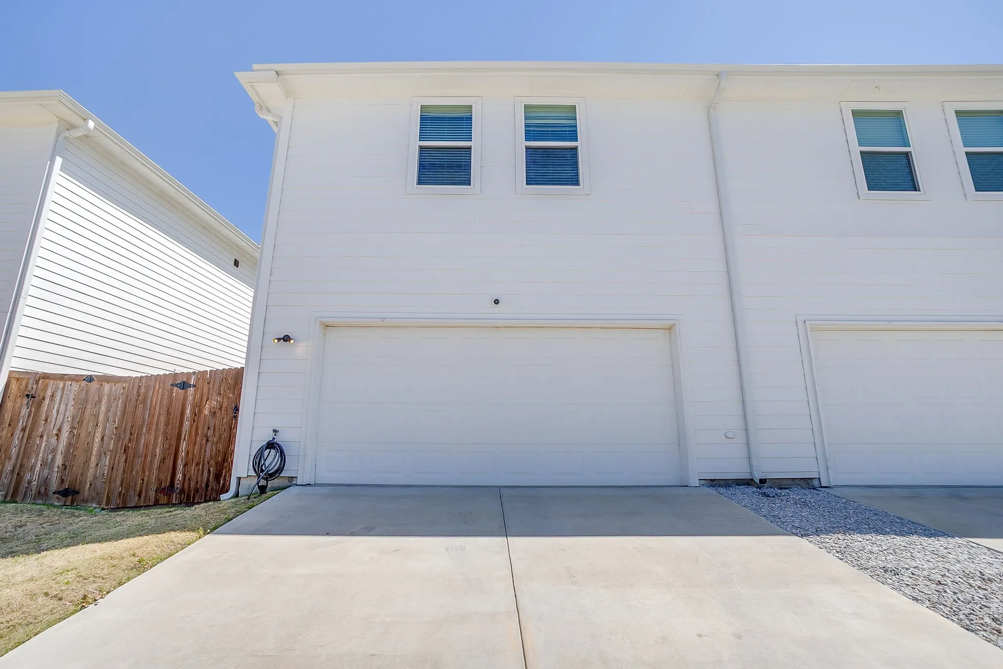 Townhouse For Sale in Tarrant County , 3461 Vista Highlands Lane, Fort Worth, Texas 76135, 3 Bedroom, 4 Bathroom, 2 Garage spaces, 1,697 Sqft, built in 2022, mls#21367841, Real Estate Agent in Fort Worth, Homes For Sale in Tarrant county, Homes For Sale in Fort Worth, Realtor in Fort Worth Texas, Real Estate Brokerage Independent Realty Texas, Luminita Cordes Realtor