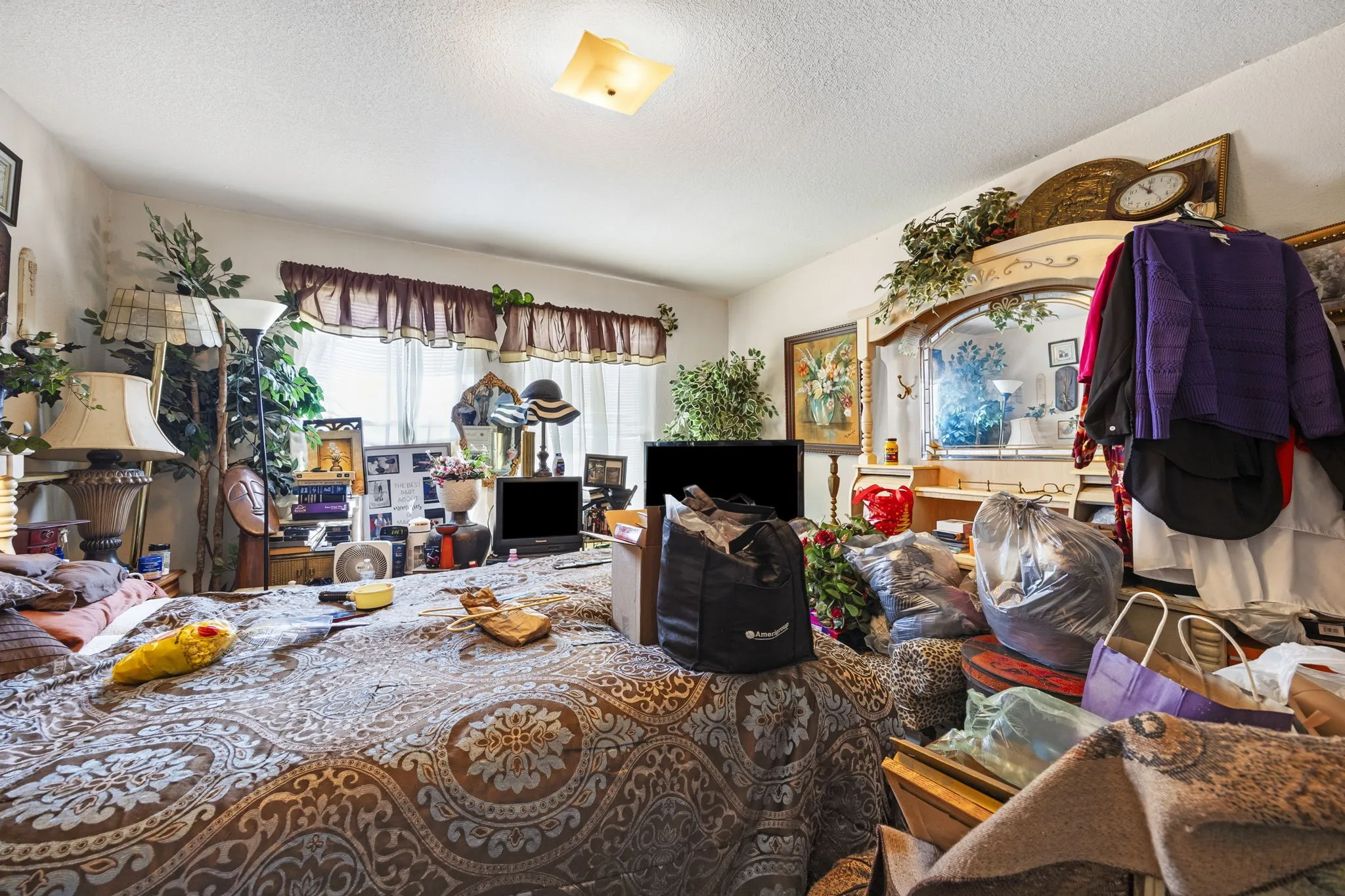 Single Family Residence For Sale in Tarrant County , 1344 Castle Ridge Road, Fort Worth, Texas 76140, 2 Bedroom, 1 Bathroom, 2 Garage spaces, 1,030 Sqft, built in 2006, mls#21367855, Real Estate Agent in Fort Worth, Homes For Sale in Tarrant county, Homes For Sale in Fort Worth, Realtor in Fort Worth Texas, Real Estate Brokerage Independent Realty Texas, Luminita Cordes Realtor