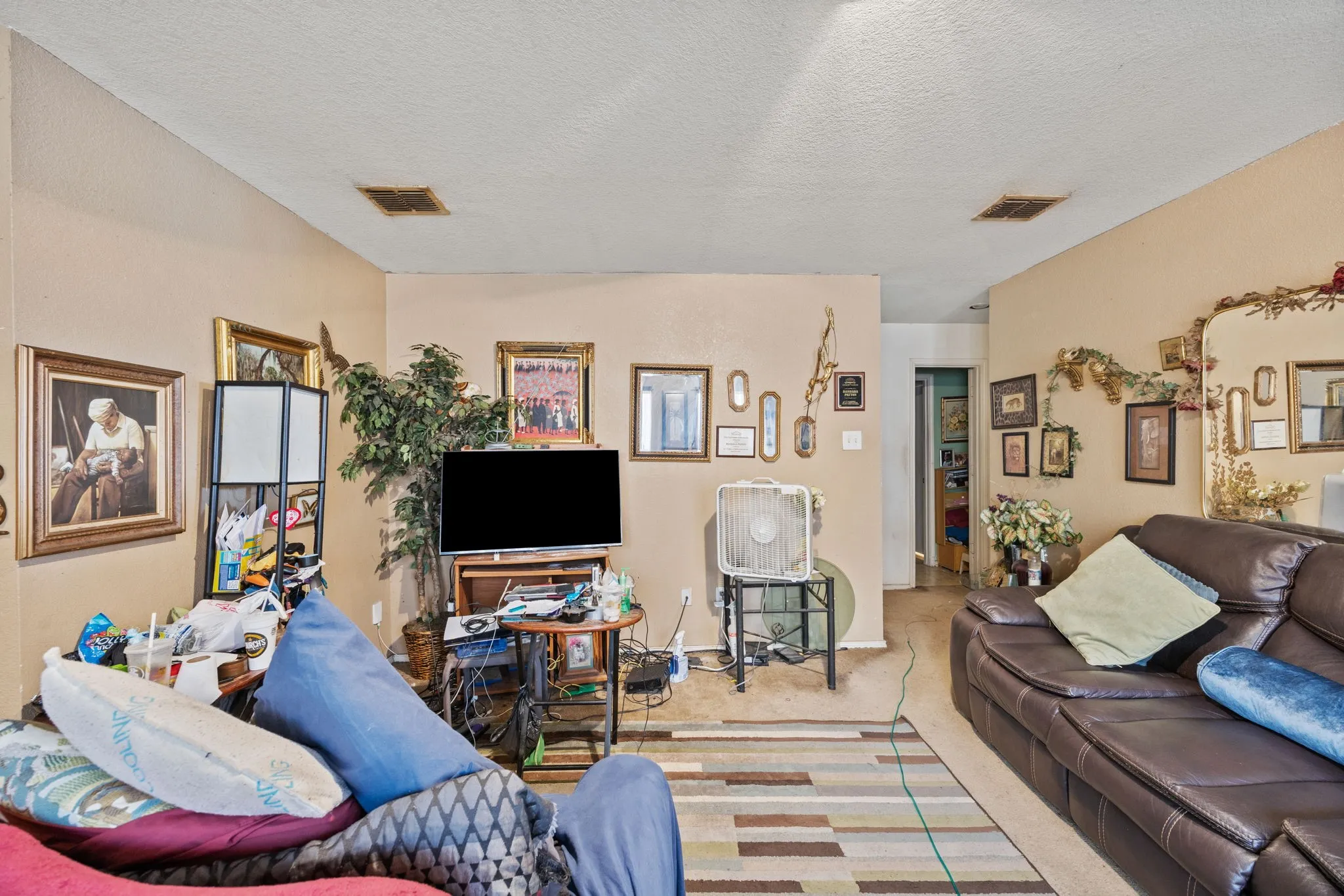 Single Family Residence For Sale in Tarrant County , 1344 Castle Ridge Road, Fort Worth, Texas 76140, 2 Bedroom, 1 Bathroom, 2 Garage spaces, 1,030 Sqft, built in 2006, mls#21367855, Real Estate Agent in Fort Worth, Homes For Sale in Tarrant county, Homes For Sale in Fort Worth, Realtor in Fort Worth Texas, Real Estate Brokerage Independent Realty Texas, Luminita Cordes Realtor