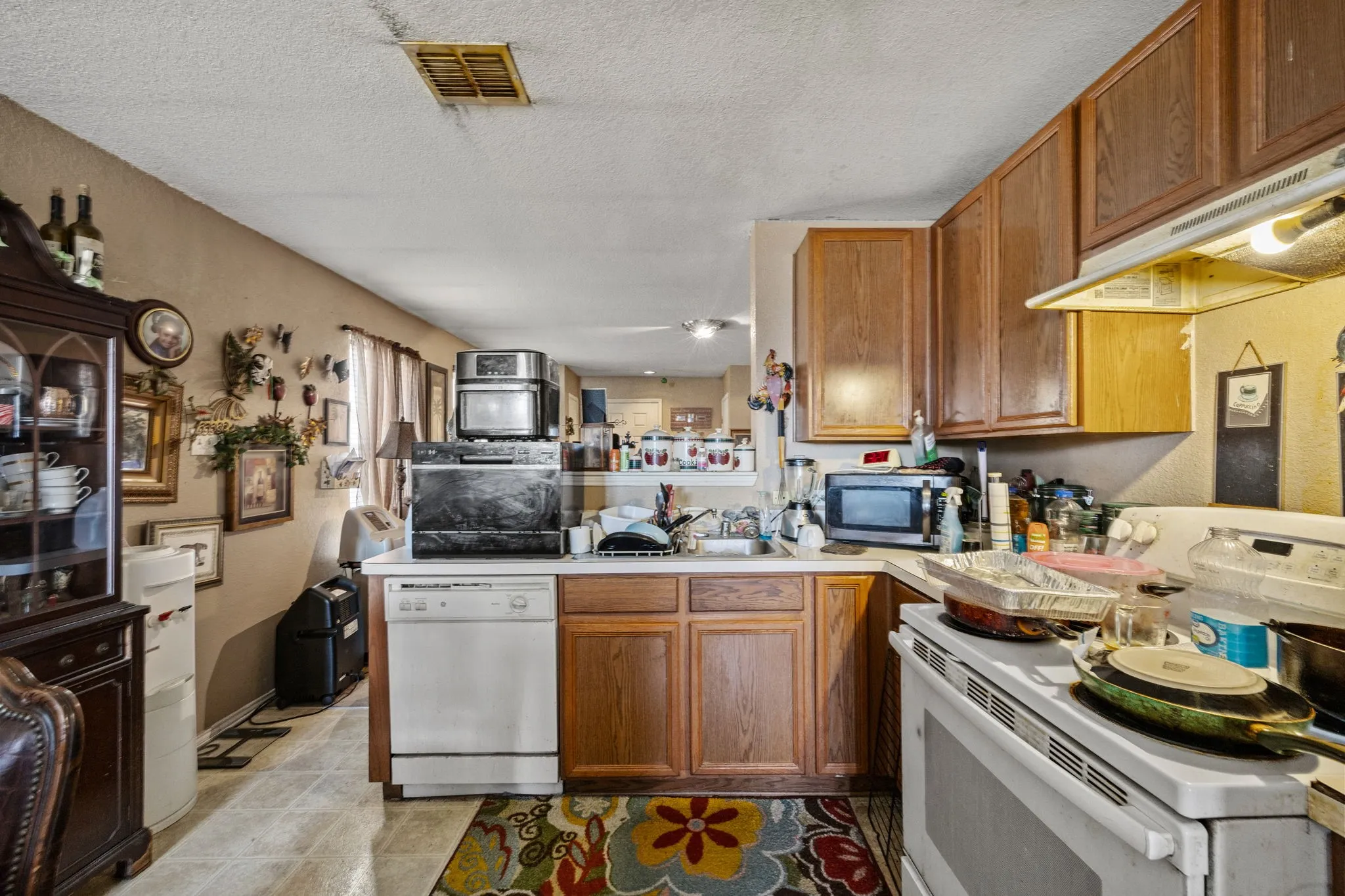 Single Family Residence For Sale in Tarrant County , 1344 Castle Ridge Road, Fort Worth, Texas 76140, 2 Bedroom, 1 Bathroom, 2 Garage spaces, 1,030 Sqft, built in 2006, mls#21367855, Real Estate Agent in Fort Worth, Homes For Sale in Tarrant county, Homes For Sale in Fort Worth, Realtor in Fort Worth Texas, Real Estate Brokerage Independent Realty Texas, Luminita Cordes Realtor