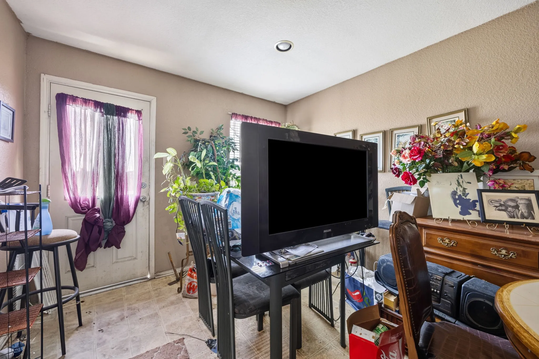 Single Family Residence For Sale in Tarrant County , 1344 Castle Ridge Road, Fort Worth, Texas 76140, 2 Bedroom, 1 Bathroom, 2 Garage spaces, 1,030 Sqft, built in 2006, mls#21367855, Real Estate Agent in Fort Worth, Homes For Sale in Tarrant county, Homes For Sale in Fort Worth, Realtor in Fort Worth Texas, Real Estate Brokerage Independent Realty Texas, Luminita Cordes Realtor