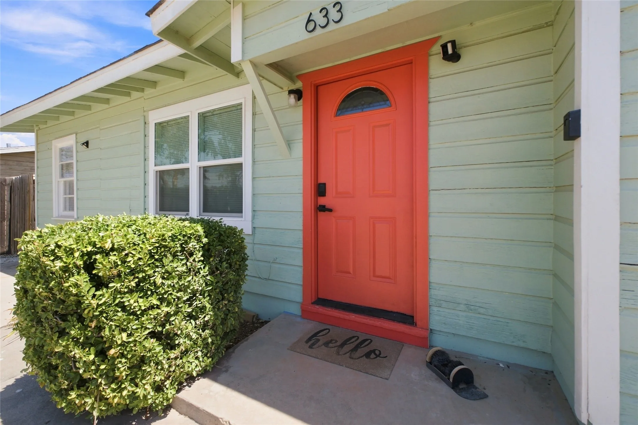 Single Family Residence For Sale in Taylor County , 633 Cockerell Drive, Abilene, Texas 79601, 3 Bedroom, 1 Bathroom, Garage spaces, 1,044 Sqft, built in 1956, mls#21367864, Real Estate Agent in Abilene, Homes For Sale in Taylor county, Homes For Sale in Abilene, Realtor in Abilene Texas, Real Estate Brokerage Independent Realty Texas, Luminita Cordes Realtor