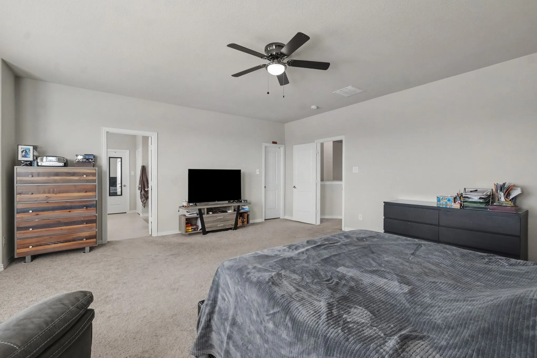 Single Family Residence For Sale in Denton County , 2901 Lakeside Drive, Providence Village, Texas 76227, 6 Bedroom, 5 Bathroom, 3 Garage spaces, 3,947 Sqft, built in 2020, mls#21362012, Real Estate Agent in Providence Village, Homes For Sale in Denton county, Homes For Sale in Providence Village, Realtor in Providence Village Texas, Real Estate Brokerage Independent Realty Texas, Luminita Cordes Realtor
