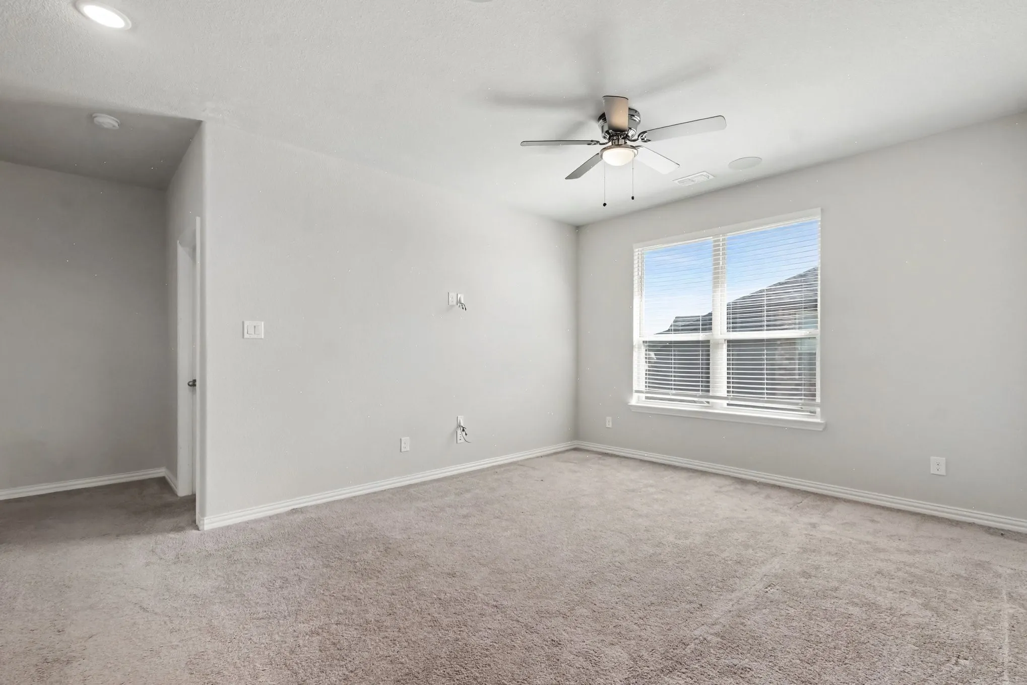 Single Family Residence For Sale in Denton County , 2901 Lakeside Drive, Providence Village, Texas 76227, 6 Bedroom, 5 Bathroom, 3 Garage spaces, 3,947 Sqft, built in 2020, mls#21362012, Real Estate Agent in Providence Village, Homes For Sale in Denton county, Homes For Sale in Providence Village, Realtor in Providence Village Texas, Real Estate Brokerage Independent Realty Texas, Luminita Cordes Realtor