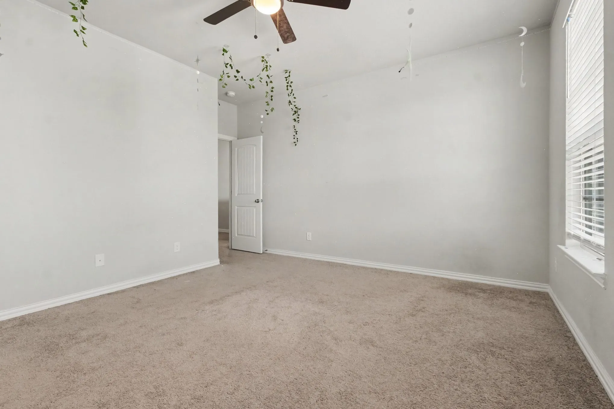 Single Family Residence For Sale in Denton County , 2901 Lakeside Drive, Providence Village, Texas 76227, 6 Bedroom, 5 Bathroom, 3 Garage spaces, 3,947 Sqft, built in 2020, mls#21362012, Real Estate Agent in Providence Village, Homes For Sale in Denton county, Homes For Sale in Providence Village, Realtor in Providence Village Texas, Real Estate Brokerage Independent Realty Texas, Luminita Cordes Realtor
