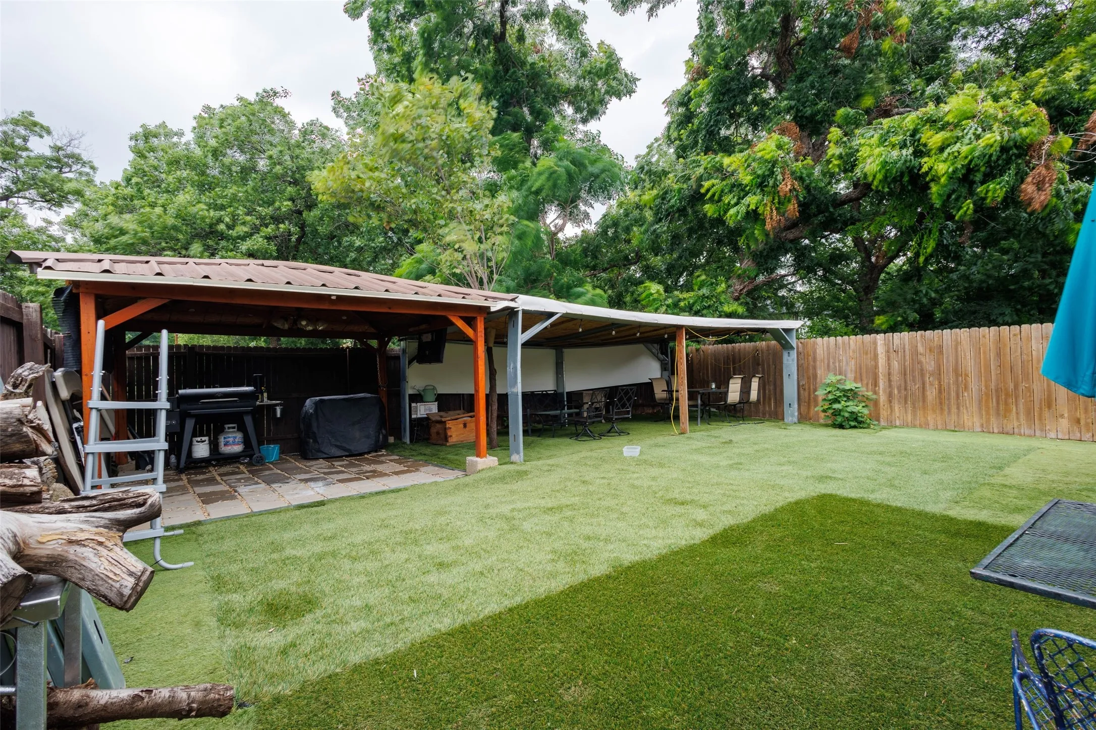 Single Family Residence For Sale in Dallas County , 1735 Mcbroom Street, Dallas, Texas 75212, 3 Bedroom, 2 Bathroom, 2 Garage spaces, 1,352 Sqft, built in 2016, mls#21367870, Real Estate Agent in Dallas, Homes For Sale in Dallas county, Homes For Sale in Dallas, Realtor in Dallas Texas, Real Estate Brokerage Independent Realty Texas, Luminita Cordes Realtor
