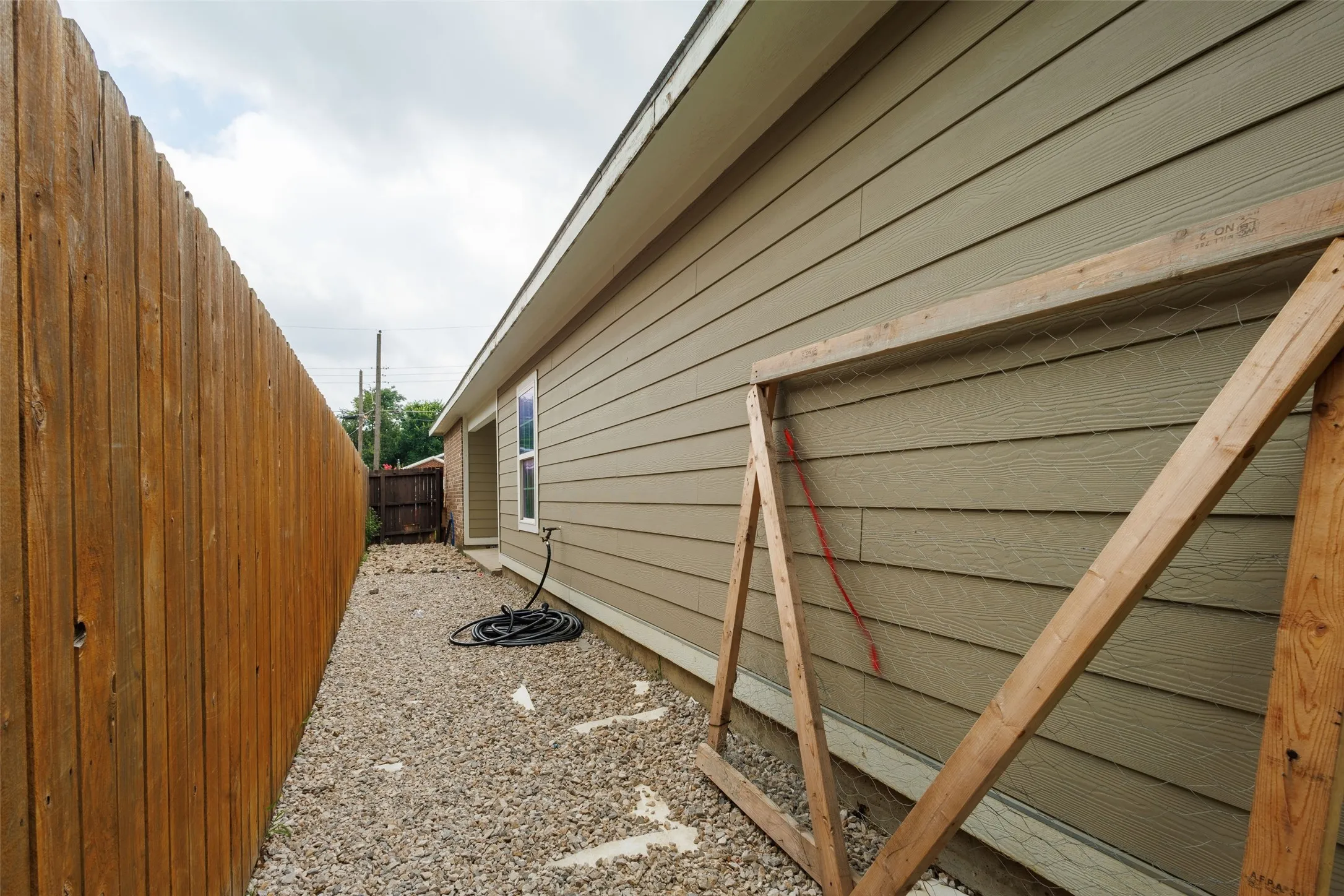 Single Family Residence For Sale in Dallas County , 1735 Mcbroom Street, Dallas, Texas 75212, 3 Bedroom, 2 Bathroom, 2 Garage spaces, 1,352 Sqft, built in 2016, mls#21367870, Real Estate Agent in Dallas, Homes For Sale in Dallas county, Homes For Sale in Dallas, Realtor in Dallas Texas, Real Estate Brokerage Independent Realty Texas, Luminita Cordes Realtor