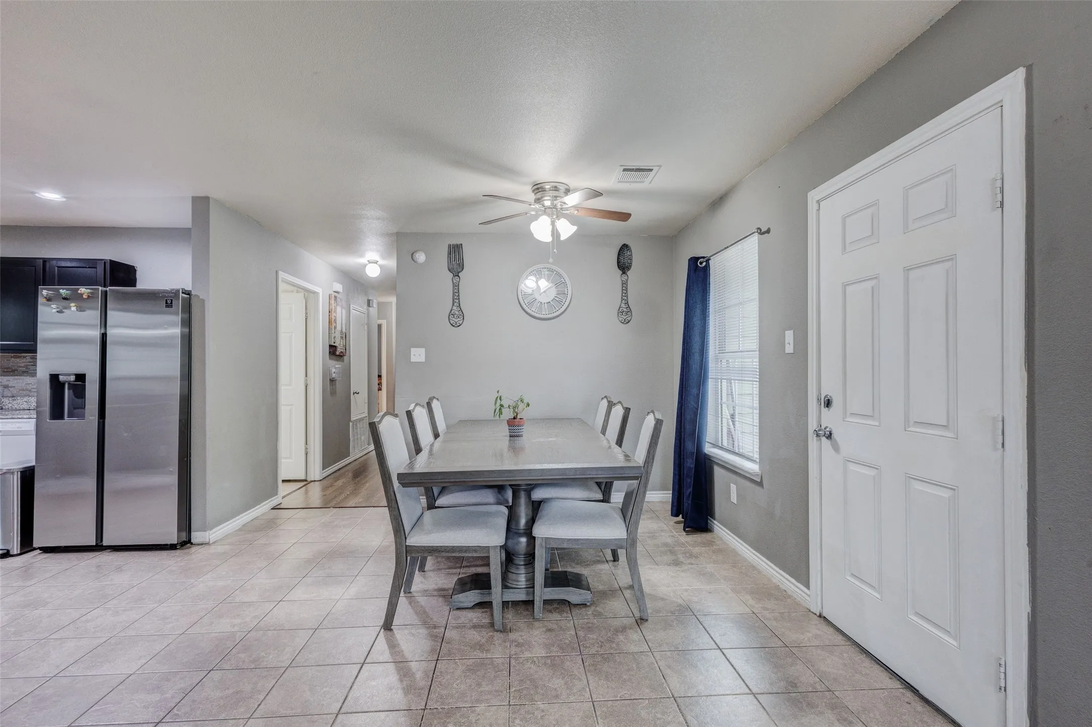 Single Family Residence For Sale in Dallas County , 1735 Mcbroom Street, Dallas, Texas 75212, 3 Bedroom, 2 Bathroom, 2 Garage spaces, 1,352 Sqft, built in 2016, mls#21367870, Real Estate Agent in Dallas, Homes For Sale in Dallas county, Homes For Sale in Dallas, Realtor in Dallas Texas, Real Estate Brokerage Independent Realty Texas, Luminita Cordes Realtor