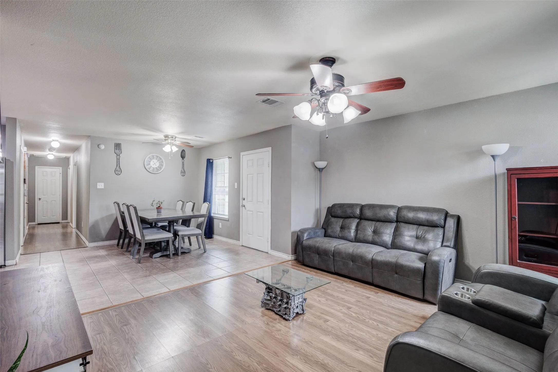 Single Family Residence For Sale in Dallas County , 1735 Mcbroom Street, Dallas, Texas 75212, 3 Bedroom, 2 Bathroom, 2 Garage spaces, 1,352 Sqft, built in 2016, mls#21367870, Real Estate Agent in Dallas, Homes For Sale in Dallas county, Homes For Sale in Dallas, Realtor in Dallas Texas, Real Estate Brokerage Independent Realty Texas, Luminita Cordes Realtor