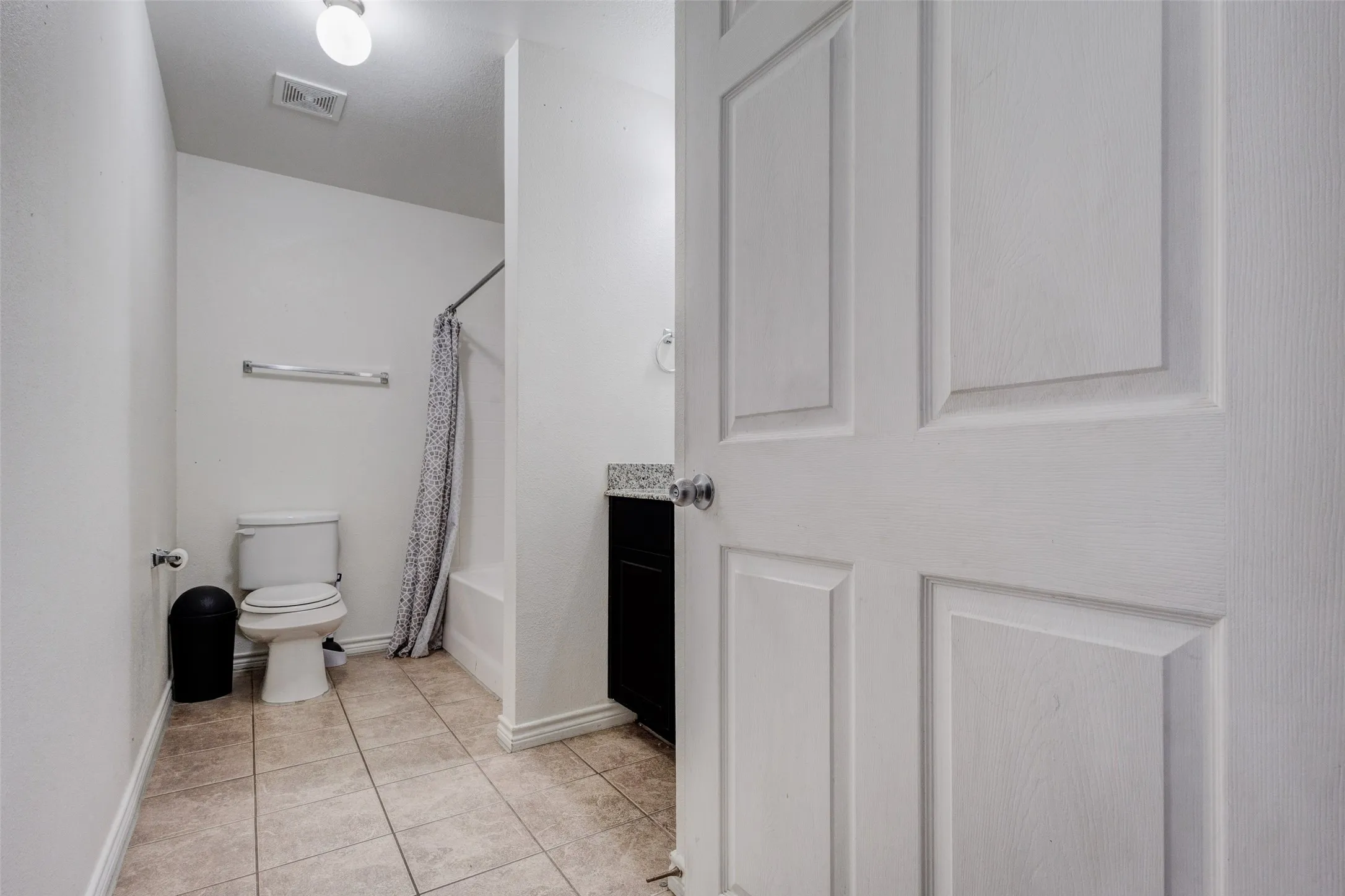 Single Family Residence For Sale in Dallas County , 1735 Mcbroom Street, Dallas, Texas 75212, 3 Bedroom, 2 Bathroom, 2 Garage spaces, 1,352 Sqft, built in 2016, mls#21367870, Real Estate Agent in Dallas, Homes For Sale in Dallas county, Homes For Sale in Dallas, Realtor in Dallas Texas, Real Estate Brokerage Independent Realty Texas, Luminita Cordes Realtor