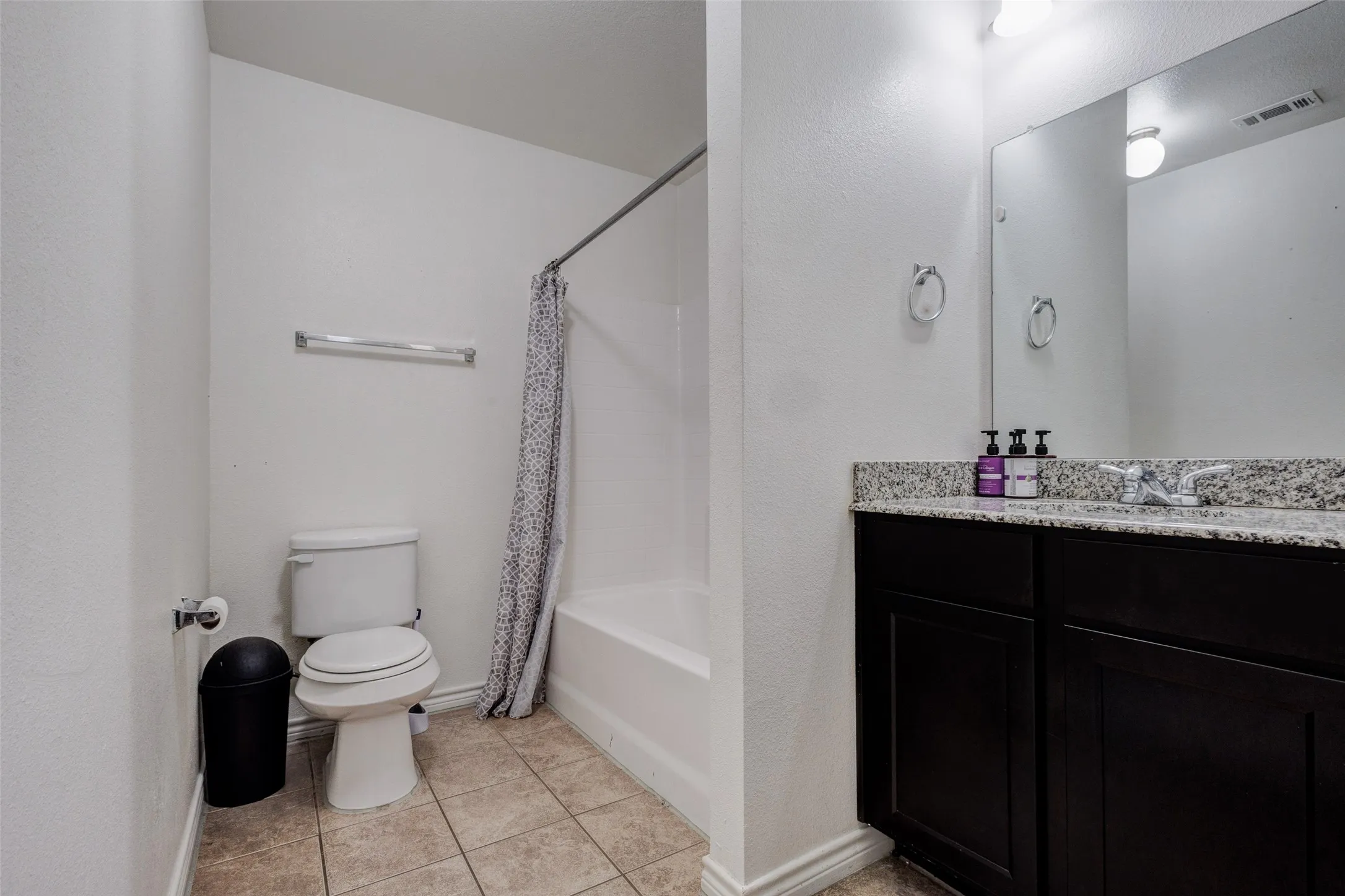 Single Family Residence For Sale in Dallas County , 1735 Mcbroom Street, Dallas, Texas 75212, 3 Bedroom, 2 Bathroom, 2 Garage spaces, 1,352 Sqft, built in 2016, mls#21367870, Real Estate Agent in Dallas, Homes For Sale in Dallas county, Homes For Sale in Dallas, Realtor in Dallas Texas, Real Estate Brokerage Independent Realty Texas, Luminita Cordes Realtor