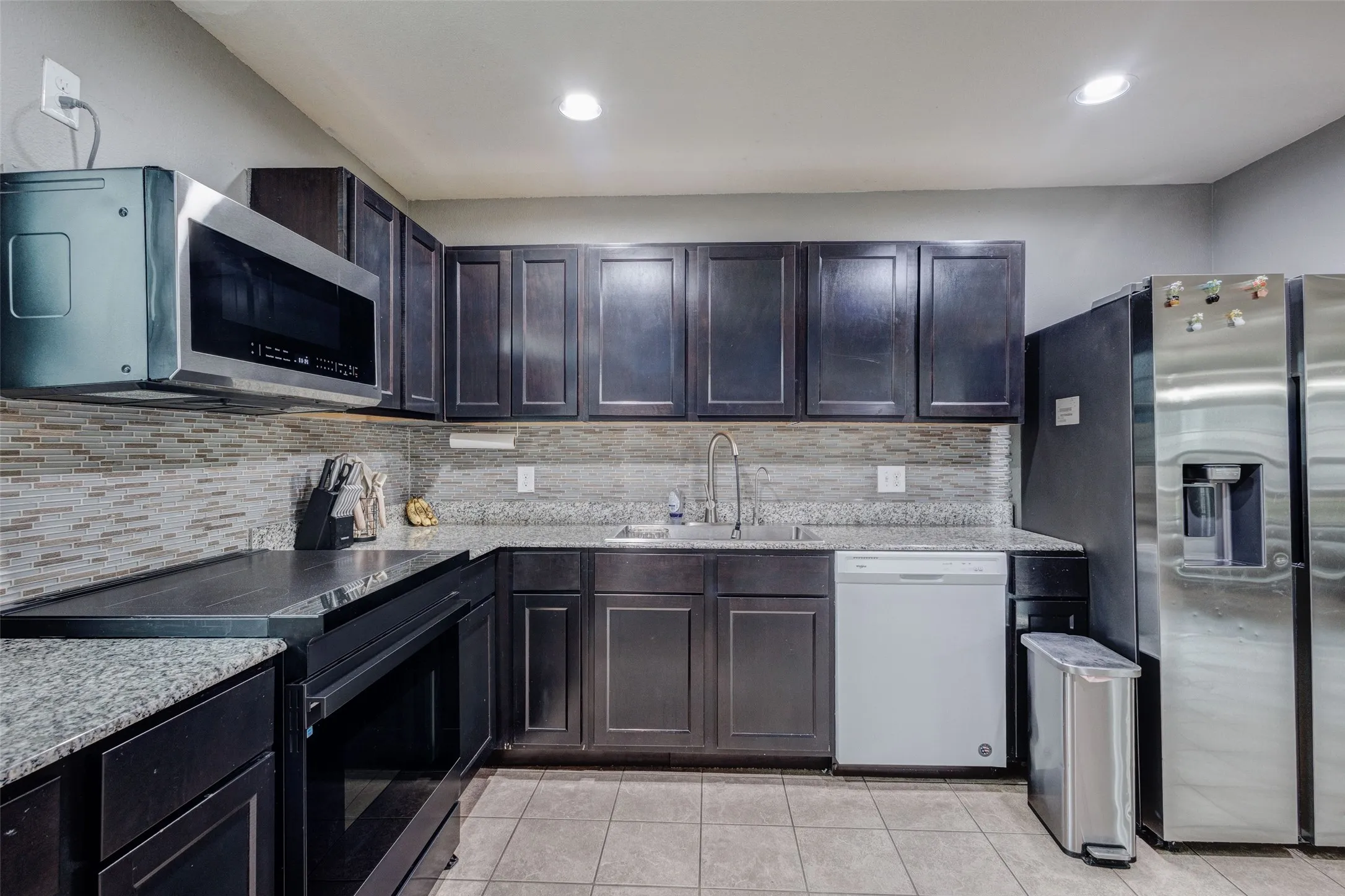 Single Family Residence For Sale in Dallas County , 1735 Mcbroom Street, Dallas, Texas 75212, 3 Bedroom, 2 Bathroom, 2 Garage spaces, 1,352 Sqft, built in 2016, mls#21367870, Real Estate Agent in Dallas, Homes For Sale in Dallas county, Homes For Sale in Dallas, Realtor in Dallas Texas, Real Estate Brokerage Independent Realty Texas, Luminita Cordes Realtor