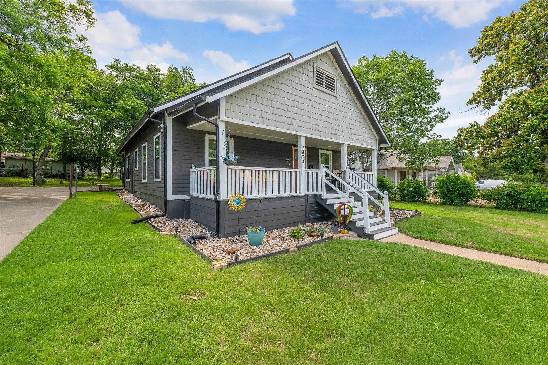 Single Family Residence For Sale in Tarrant County , 2832 Forest Avenue, Fort Worth, Texas 76112, 2 Bedroom, 1 Bathroom, Garage spaces, 1,080 Sqft, built in 1930, mls#21345732, Real Estate Agent in Fort Worth, Homes For Sale in Tarrant county, Homes For Sale in Fort Worth, Realtor in Fort Worth Texas, Real Estate Brokerage Independent Realty Texas, Luminita Cordes Realtor