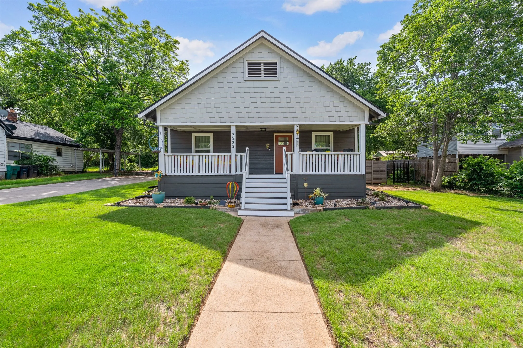 Single Family Residence For Sale in Tarrant County , 2832 Forest Avenue, Fort Worth, Texas 76112, 2 Bedroom, 1 Bathroom, Garage spaces, 1,080 Sqft, built in 1930, mls#21345732, Real Estate Agent in Fort Worth, Homes For Sale in Tarrant county, Homes For Sale in Fort Worth, Realtor in Fort Worth Texas, Real Estate Brokerage Independent Realty Texas, Luminita Cordes Realtor