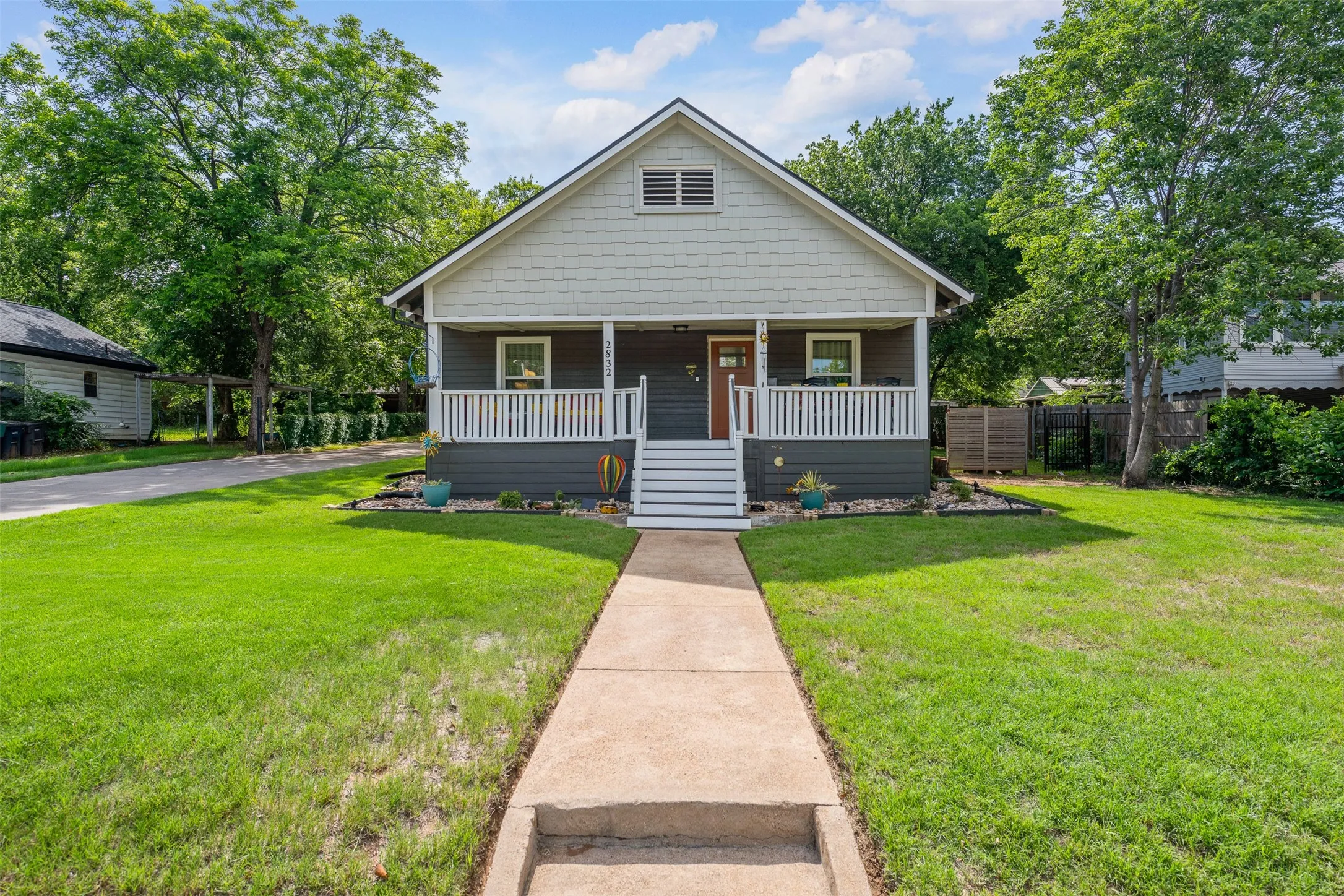 Single Family Residence For Sale in Tarrant County , 2832 Forest Avenue, Fort Worth, Texas 76112, 2 Bedroom, 1 Bathroom, Garage spaces, 1,080 Sqft, built in 1930, mls#21345732, Real Estate Agent in Fort Worth, Homes For Sale in Tarrant county, Homes For Sale in Fort Worth, Realtor in Fort Worth Texas, Real Estate Brokerage Independent Realty Texas, Luminita Cordes Realtor