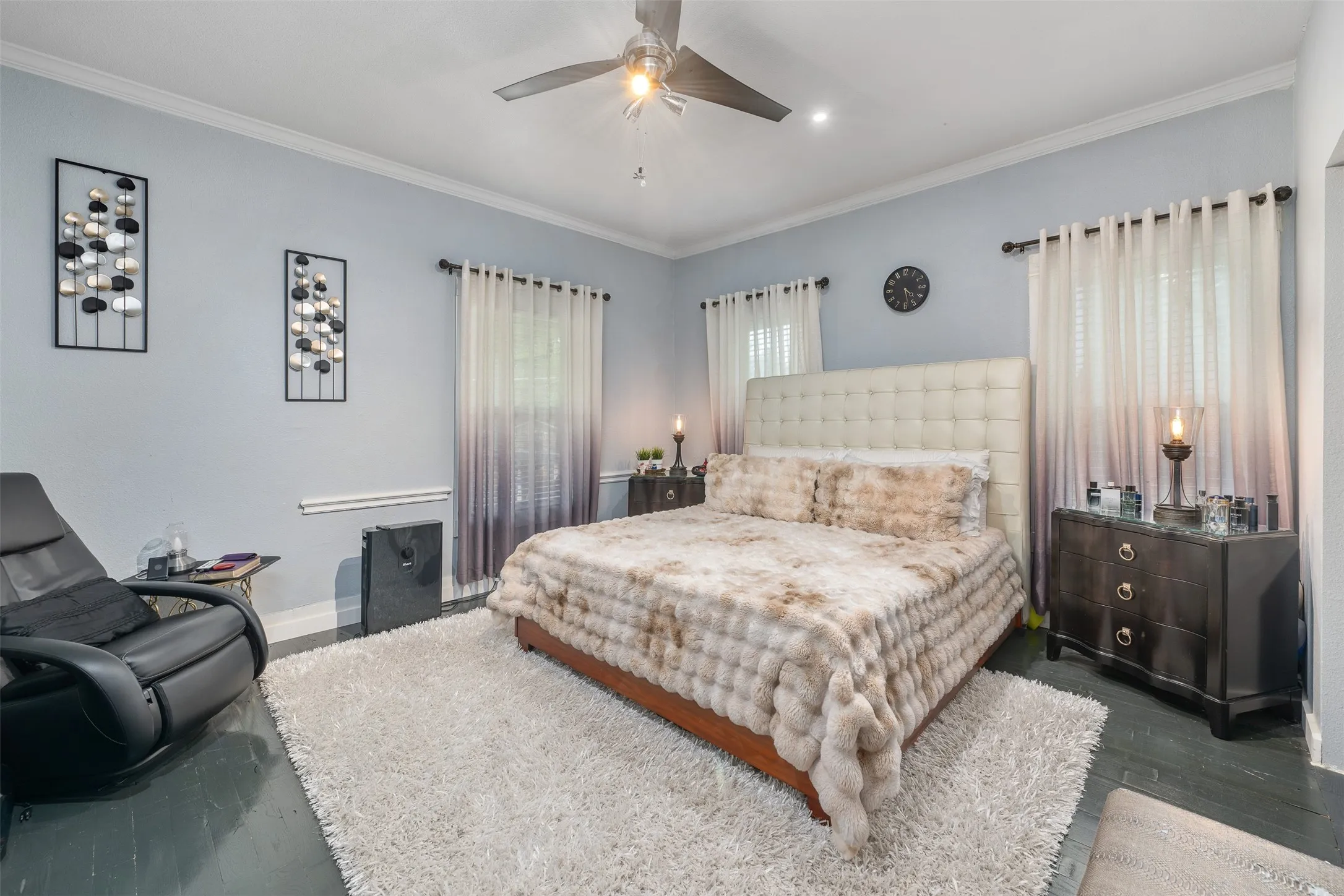 Single Family Residence For Sale in Tarrant County , 2832 Forest Avenue, Fort Worth, Texas 76112, 2 Bedroom, 1 Bathroom, Garage spaces, 1,080 Sqft, built in 1930, mls#21345732, Real Estate Agent in Fort Worth, Homes For Sale in Tarrant county, Homes For Sale in Fort Worth, Realtor in Fort Worth Texas, Real Estate Brokerage Independent Realty Texas, Luminita Cordes Realtor