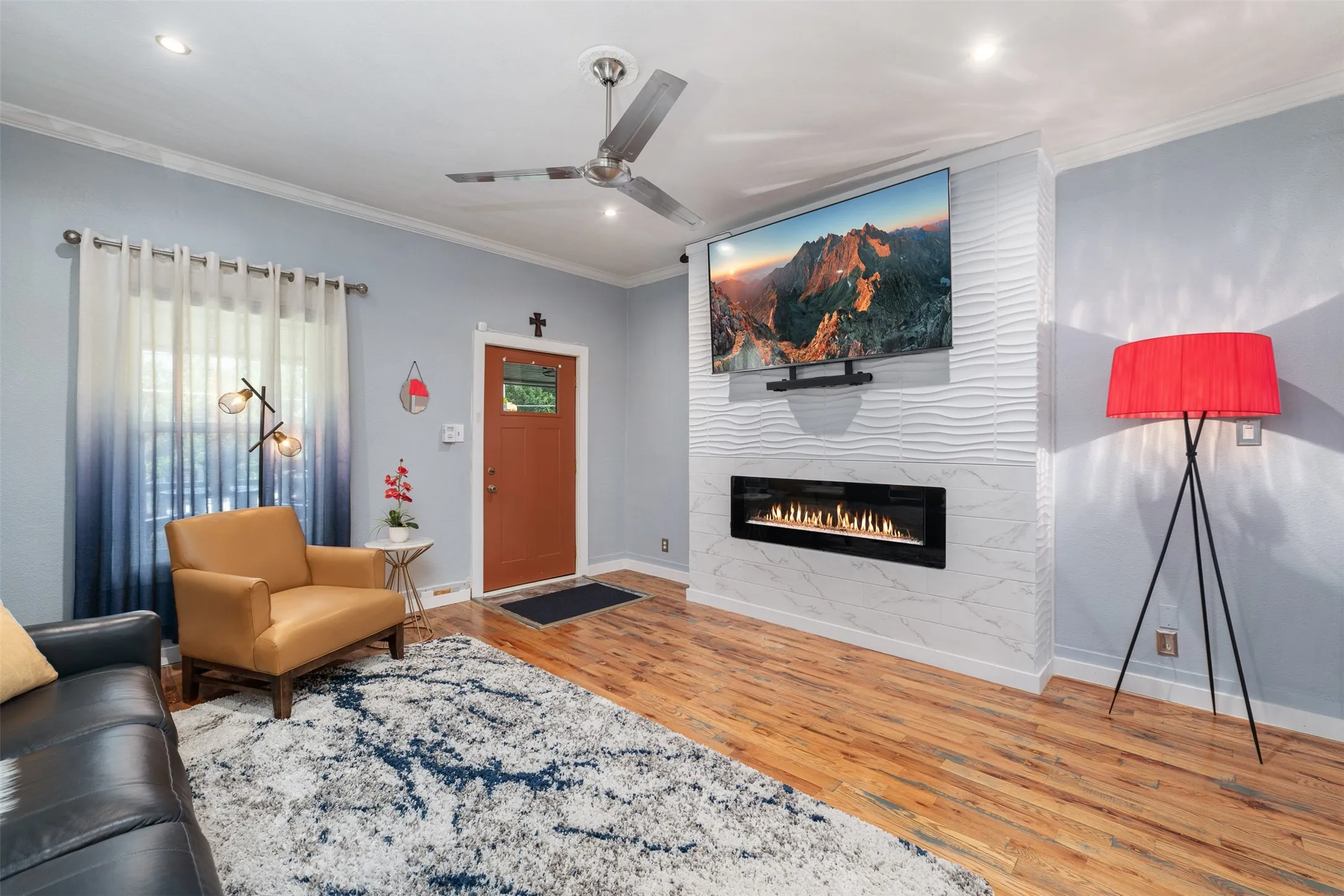 Single Family Residence For Sale in Tarrant County , 2832 Forest Avenue, Fort Worth, Texas 76112, 2 Bedroom, 1 Bathroom, Garage spaces, 1,080 Sqft, built in 1930, mls#21345732, Real Estate Agent in Fort Worth, Homes For Sale in Tarrant county, Homes For Sale in Fort Worth, Realtor in Fort Worth Texas, Real Estate Brokerage Independent Realty Texas, Luminita Cordes Realtor