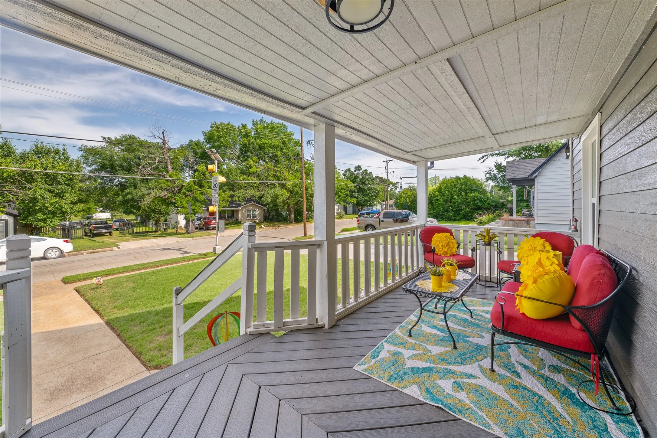 Single Family Residence For Sale in Tarrant County , 2832 Forest Avenue, Fort Worth, Texas 76112, 2 Bedroom, 1 Bathroom, Garage spaces, 1,080 Sqft, built in 1930, mls#21345732, Real Estate Agent in Fort Worth, Homes For Sale in Tarrant county, Homes For Sale in Fort Worth, Realtor in Fort Worth Texas, Real Estate Brokerage Independent Realty Texas, Luminita Cordes Realtor