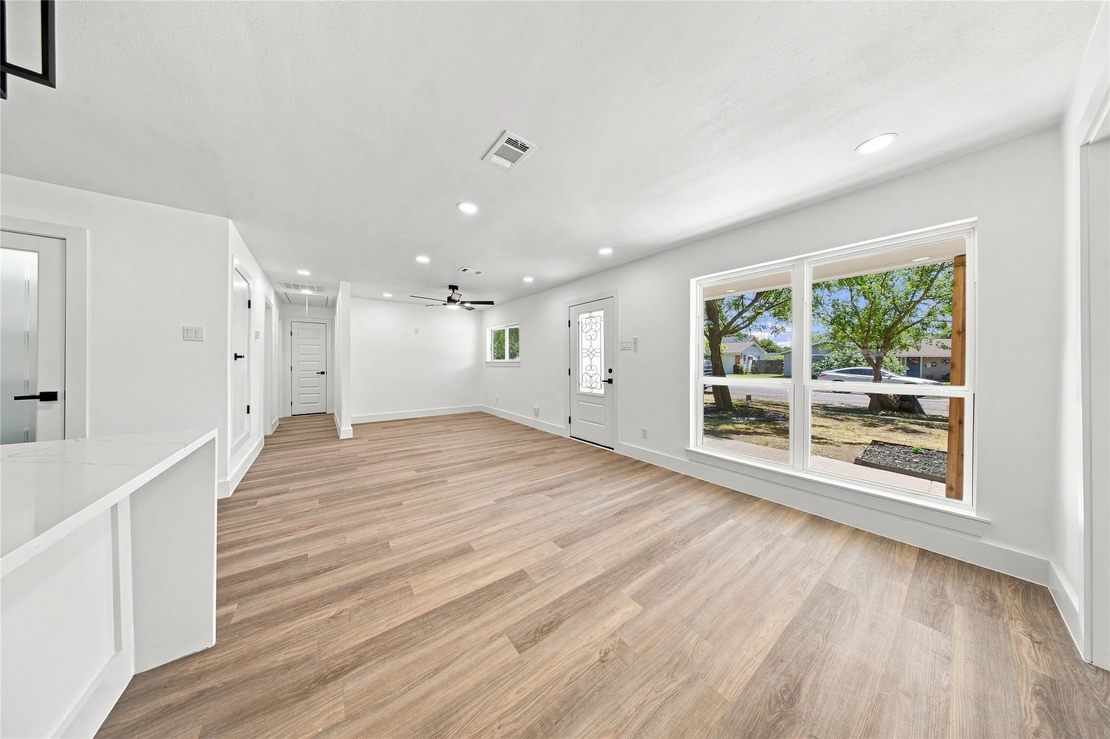 Single Family Residence For Sale in Dallas County , 1213 Fairdale Street, Irving, Texas 75062, 3 Bedroom, 2 Bathroom, Garage spaces, 1,248 Sqft, built in 1964, mls#21367671, Real Estate Agent in Irving, Homes For Sale in Dallas county, Homes For Sale in Irving, Realtor in Irving Texas, Real Estate Brokerage Independent Realty Texas, Luminita Cordes Realtor