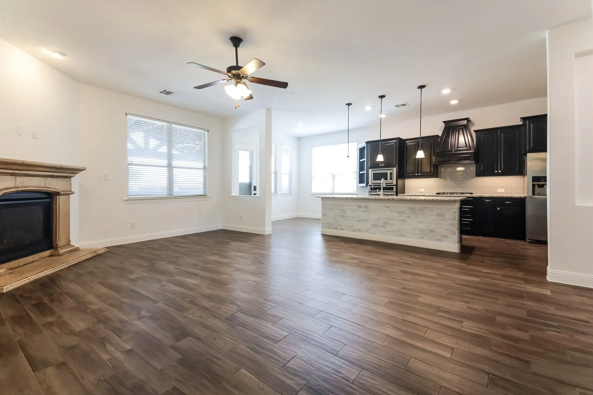 Single Family Residence For Sale in Collin County , 10812 Marble Falls Place, Mc Kinney, Texas 75071, 4 Bedroom, 4 Bathroom, 3 Garage spaces, 3,749 Sqft, built in 2016, mls#21367879, Real Estate Agent in Mc Kinney, Homes For Sale in Collin county, Homes For Sale in Mc Kinney, Realtor in Mc Kinney Texas, Real Estate Brokerage Independent Realty Texas, Luminita Cordes Realtor