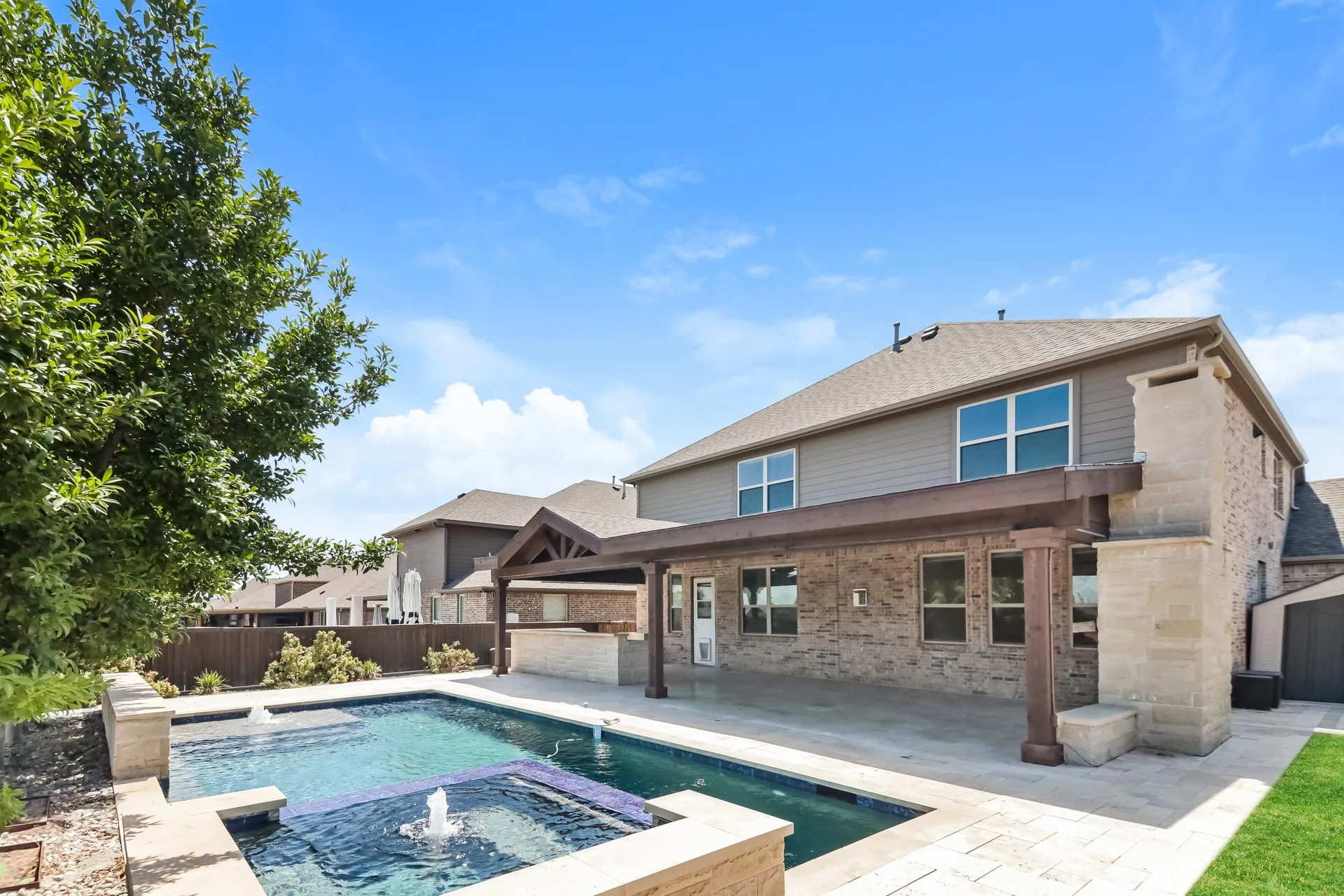Single Family Residence For Sale in Collin County , 10812 Marble Falls Place, Mc Kinney, Texas 75071, 4 Bedroom, 4 Bathroom, 3 Garage spaces, 3,749 Sqft, built in 2016, mls#21367879, Real Estate Agent in Mc Kinney, Homes For Sale in Collin county, Homes For Sale in Mc Kinney, Realtor in Mc Kinney Texas, Real Estate Brokerage Independent Realty Texas, Luminita Cordes Realtor