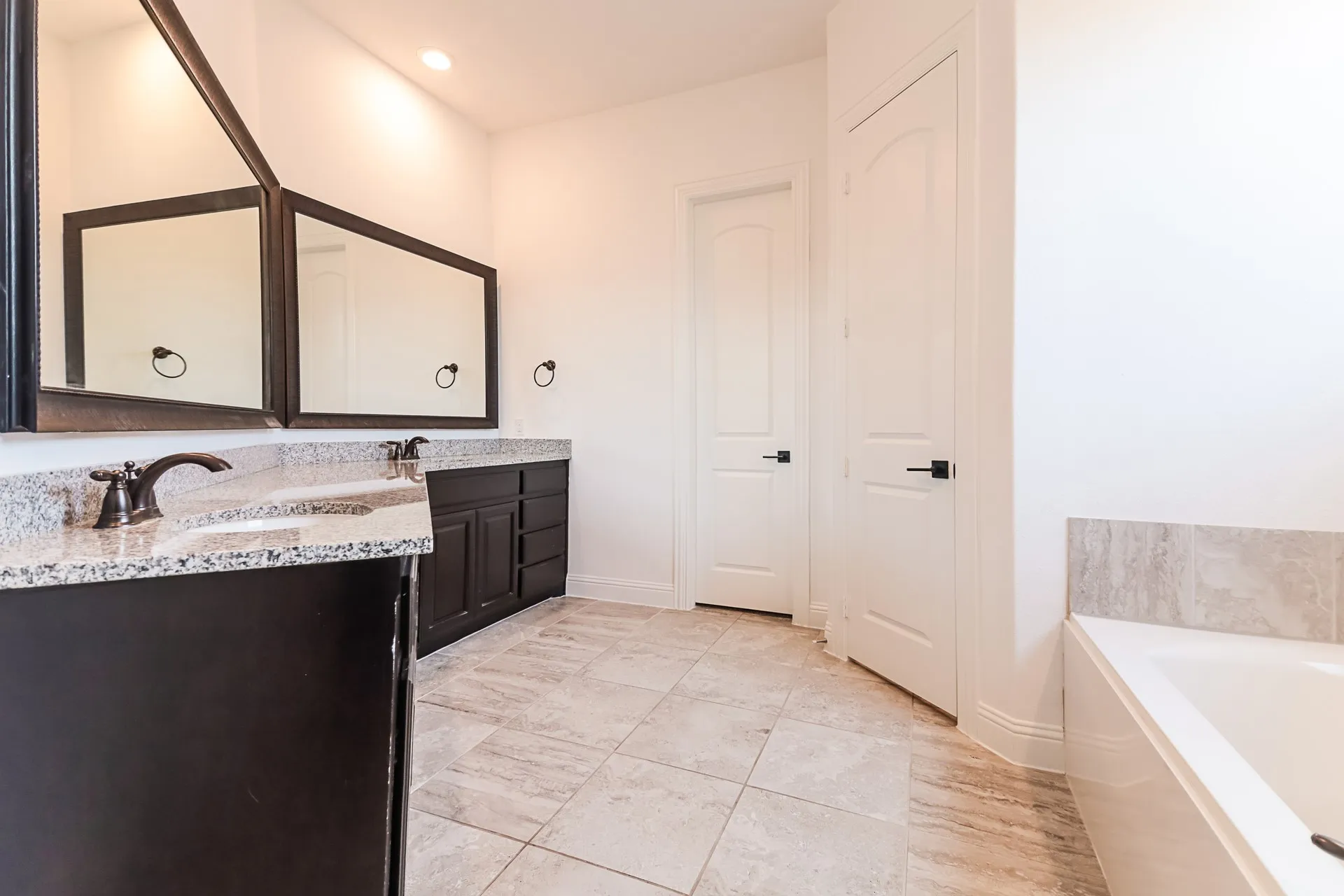 Single Family Residence For Sale in Collin County , 10812 Marble Falls Place, Mc Kinney, Texas 75071, 4 Bedroom, 4 Bathroom, 3 Garage spaces, 3,749 Sqft, built in 2016, mls#21367879, Real Estate Agent in Mc Kinney, Homes For Sale in Collin county, Homes For Sale in Mc Kinney, Realtor in Mc Kinney Texas, Real Estate Brokerage Independent Realty Texas, Luminita Cordes Realtor