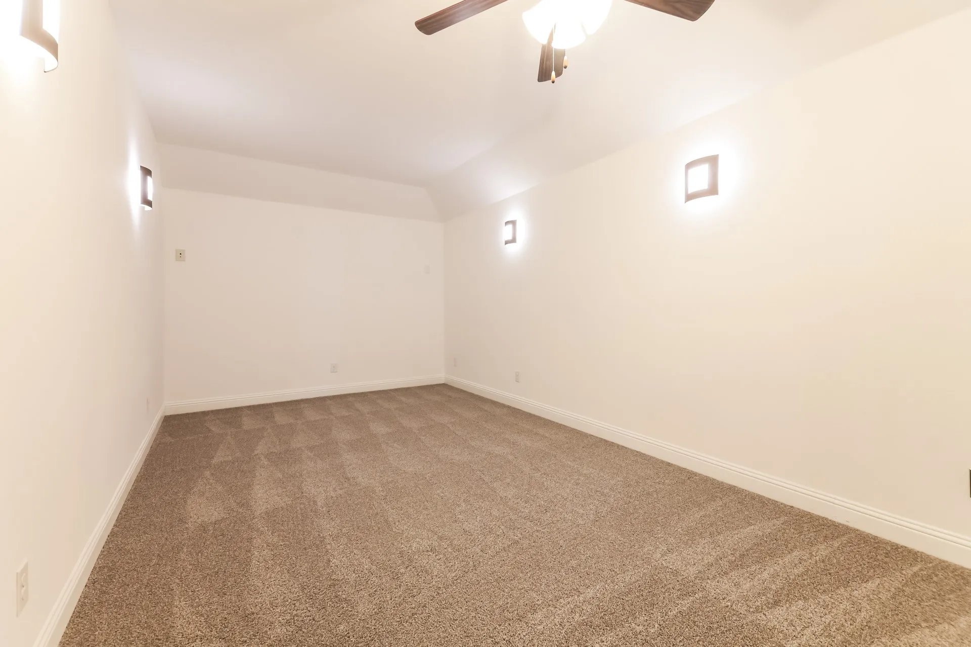 Single Family Residence For Sale in Collin County , 10812 Marble Falls Place, Mc Kinney, Texas 75071, 4 Bedroom, 4 Bathroom, 3 Garage spaces, 3,749 Sqft, built in 2016, mls#21367879, Real Estate Agent in Mc Kinney, Homes For Sale in Collin county, Homes For Sale in Mc Kinney, Realtor in Mc Kinney Texas, Real Estate Brokerage Independent Realty Texas, Luminita Cordes Realtor