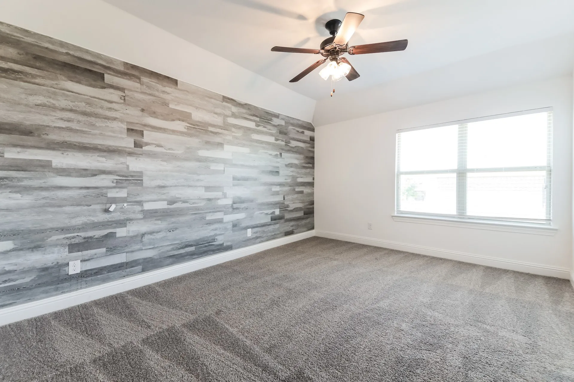 Single Family Residence For Sale in Collin County , 10812 Marble Falls Place, Mc Kinney, Texas 75071, 4 Bedroom, 4 Bathroom, 3 Garage spaces, 3,749 Sqft, built in 2016, mls#21367879, Real Estate Agent in Mc Kinney, Homes For Sale in Collin county, Homes For Sale in Mc Kinney, Realtor in Mc Kinney Texas, Real Estate Brokerage Independent Realty Texas, Luminita Cordes Realtor