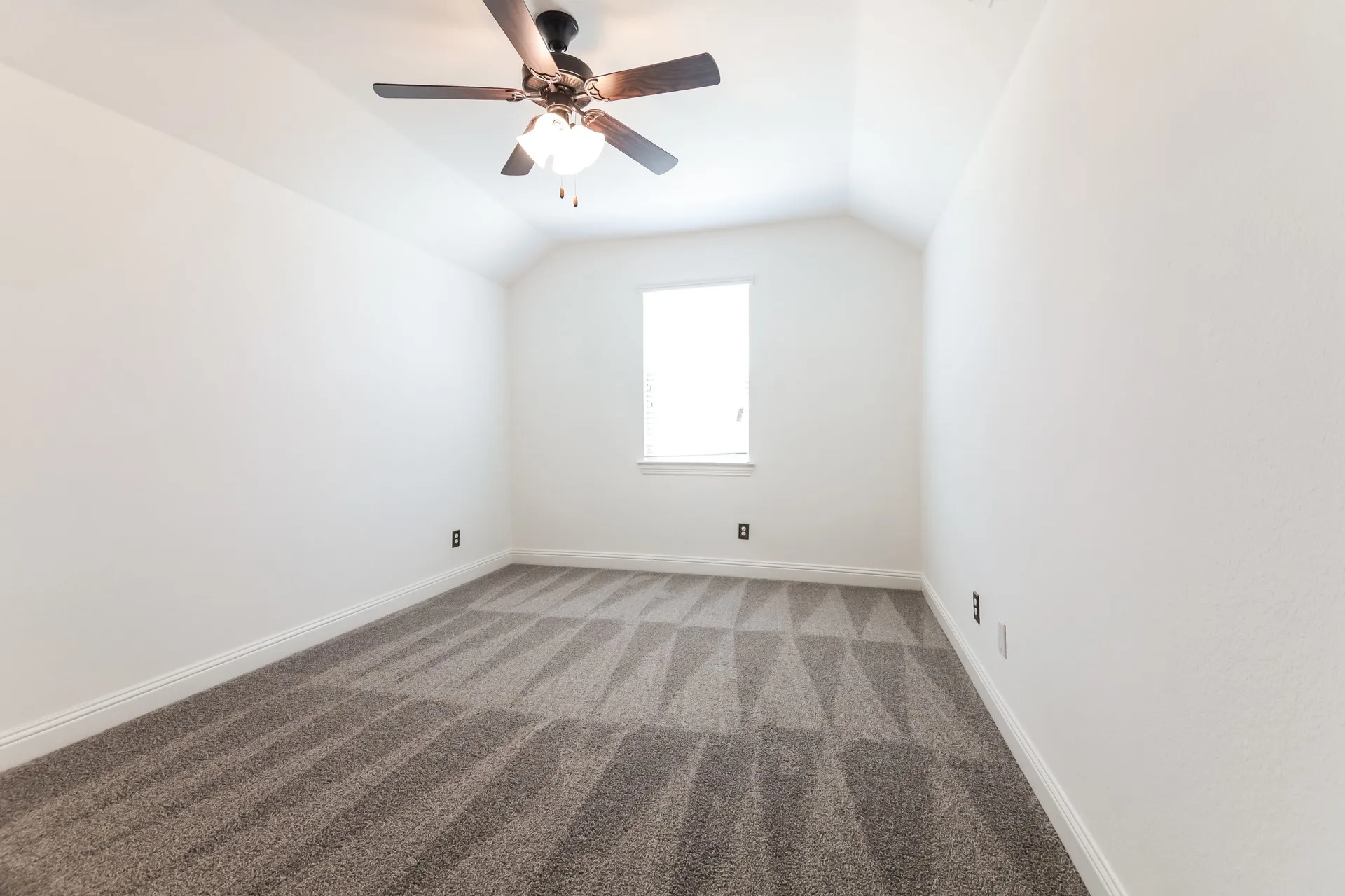 Single Family Residence For Sale in Collin County , 10812 Marble Falls Place, Mc Kinney, Texas 75071, 4 Bedroom, 4 Bathroom, 3 Garage spaces, 3,749 Sqft, built in 2016, mls#21367879, Real Estate Agent in Mc Kinney, Homes For Sale in Collin county, Homes For Sale in Mc Kinney, Realtor in Mc Kinney Texas, Real Estate Brokerage Independent Realty Texas, Luminita Cordes Realtor