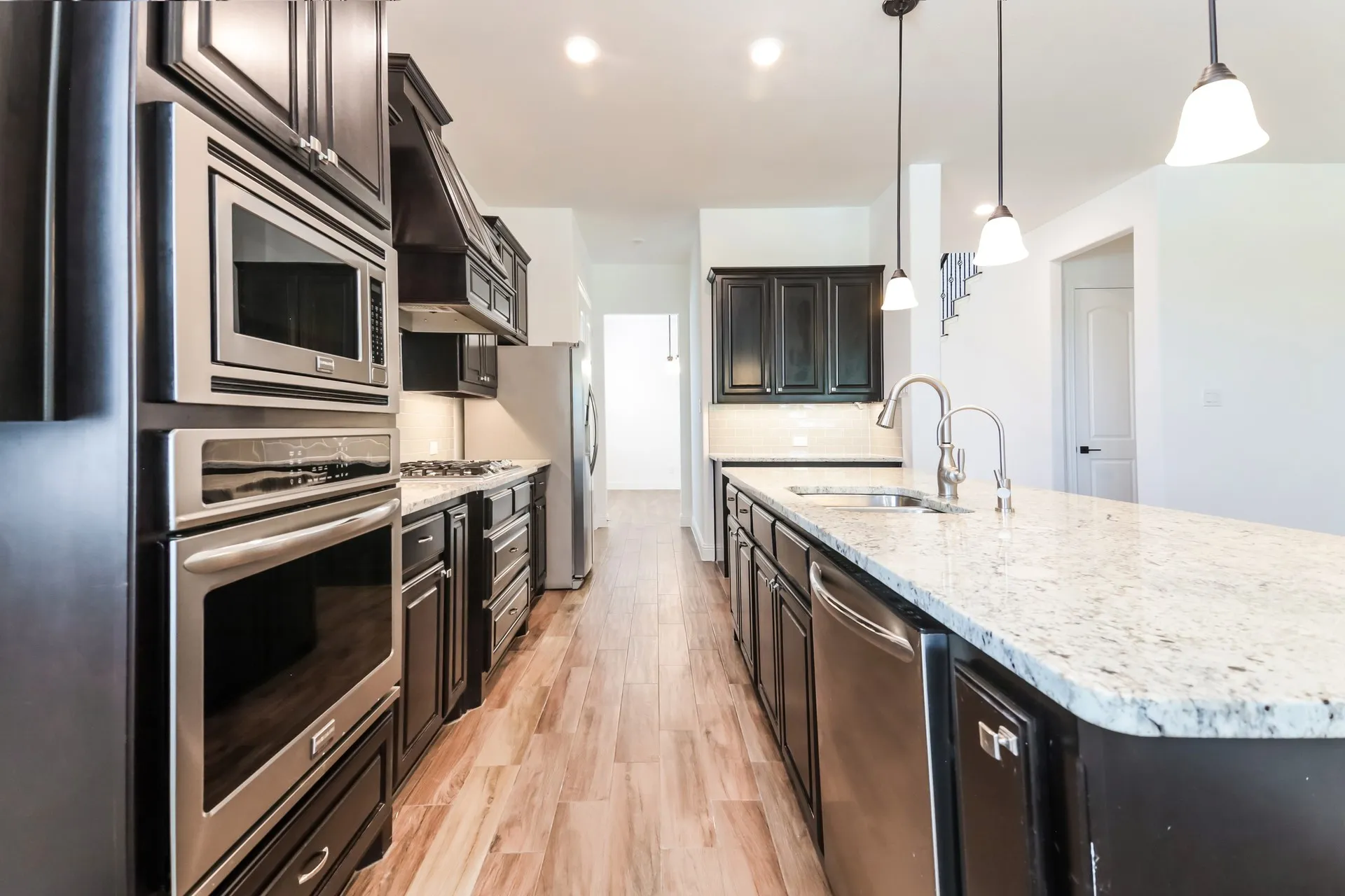 Single Family Residence For Sale in Collin County , 10812 Marble Falls Place, Mc Kinney, Texas 75071, 4 Bedroom, 4 Bathroom, 3 Garage spaces, 3,749 Sqft, built in 2016, mls#21367879, Real Estate Agent in Mc Kinney, Homes For Sale in Collin county, Homes For Sale in Mc Kinney, Realtor in Mc Kinney Texas, Real Estate Brokerage Independent Realty Texas, Luminita Cordes Realtor