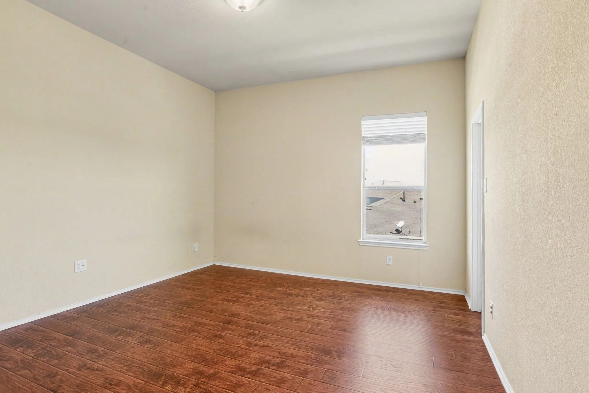 Single Family Residence For Sale in Kaufman County , 2109 Songbird Drive, Forney, Texas 75126, 5 Bedroom, 3 Bathroom, 2 Garage spaces, 4,210 Sqft, built in 2006, mls#21367405, Real Estate Agent in Forney, Homes For Sale in Kaufman county, Homes For Sale in Forney, Realtor in Forney Texas, Real Estate Brokerage Independent Realty Texas, Luminita Cordes Realtor