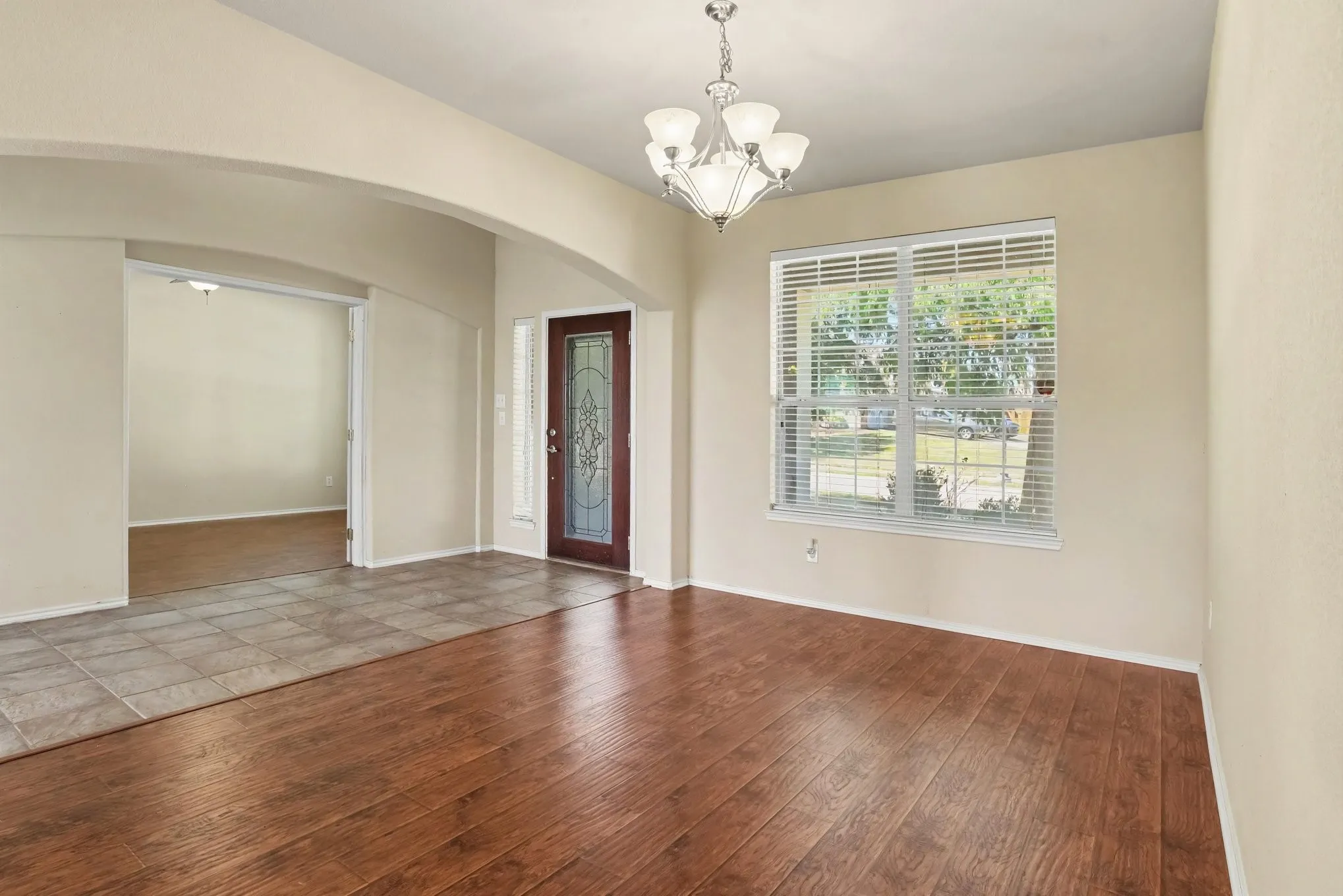 Single Family Residence For Sale in Kaufman County , 2109 Songbird Drive, Forney, Texas 75126, 5 Bedroom, 3 Bathroom, 2 Garage spaces, 4,210 Sqft, built in 2006, mls#21367405, Real Estate Agent in Forney, Homes For Sale in Kaufman county, Homes For Sale in Forney, Realtor in Forney Texas, Real Estate Brokerage Independent Realty Texas, Luminita Cordes Realtor