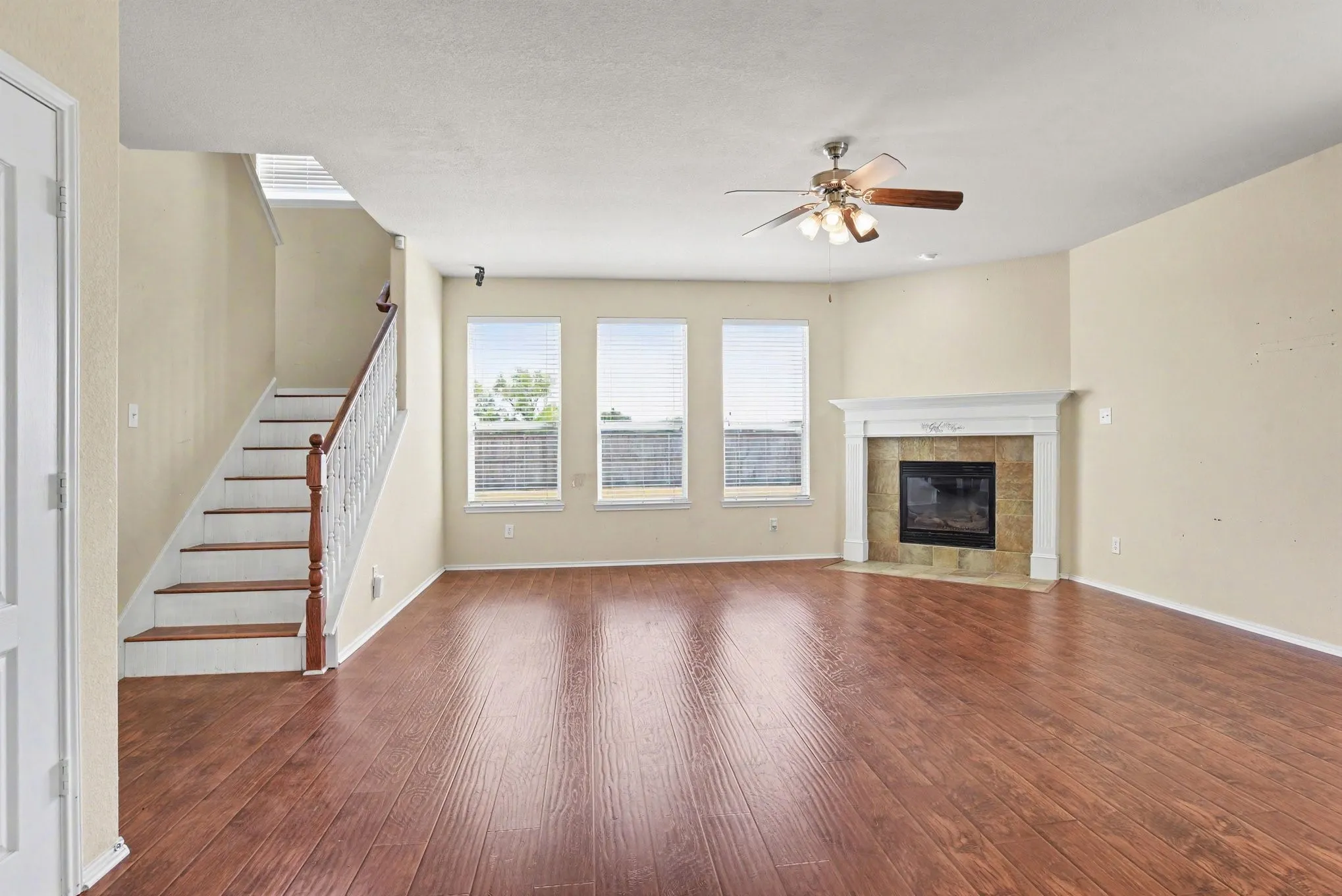 Single Family Residence For Sale in Kaufman County , 2109 Songbird Drive, Forney, Texas 75126, 5 Bedroom, 3 Bathroom, 2 Garage spaces, 4,210 Sqft, built in 2006, mls#21367405, Real Estate Agent in Forney, Homes For Sale in Kaufman county, Homes For Sale in Forney, Realtor in Forney Texas, Real Estate Brokerage Independent Realty Texas, Luminita Cordes Realtor