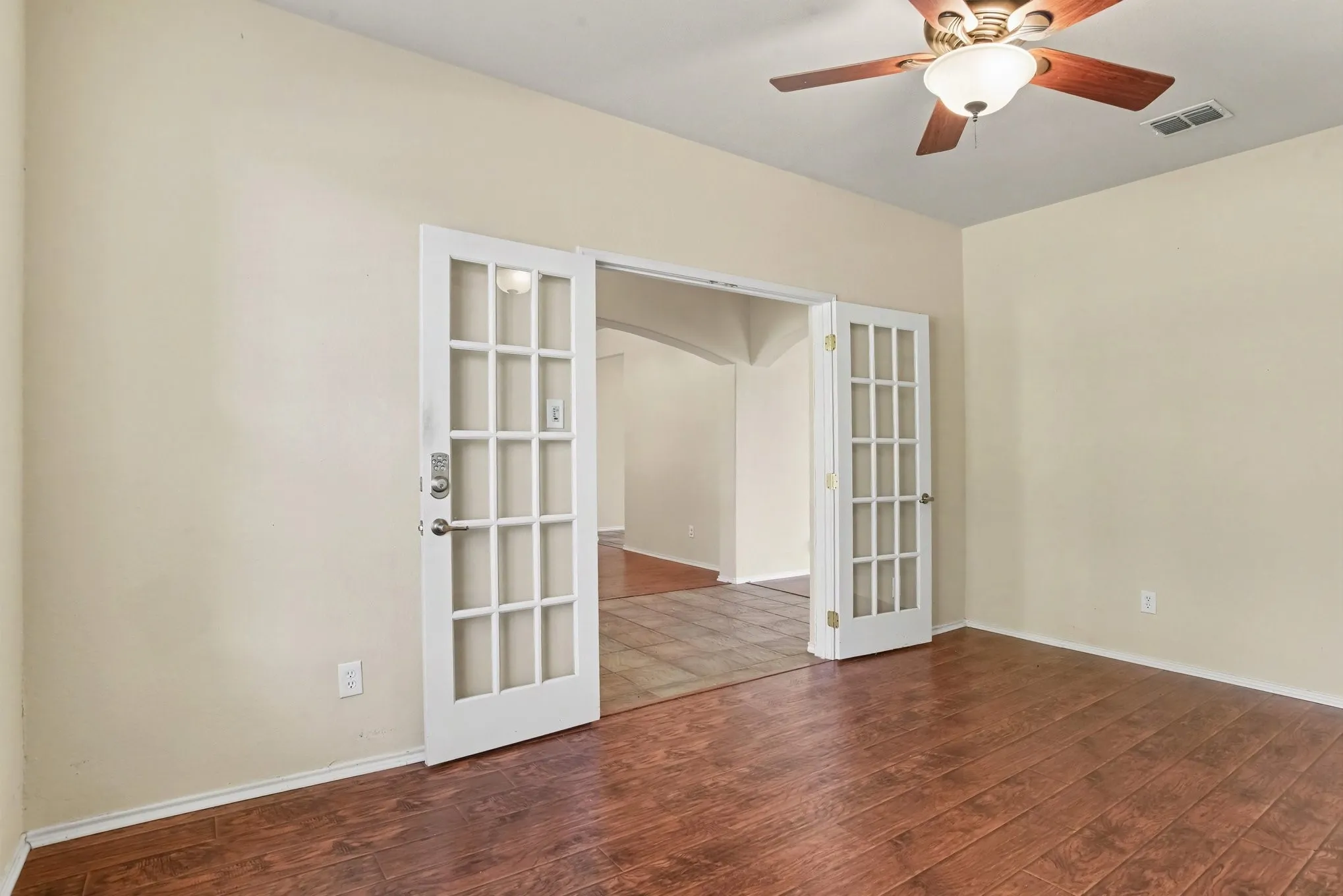 Single Family Residence For Sale in Kaufman County , 2109 Songbird Drive, Forney, Texas 75126, 5 Bedroom, 3 Bathroom, 2 Garage spaces, 4,210 Sqft, built in 2006, mls#21367405, Real Estate Agent in Forney, Homes For Sale in Kaufman county, Homes For Sale in Forney, Realtor in Forney Texas, Real Estate Brokerage Independent Realty Texas, Luminita Cordes Realtor