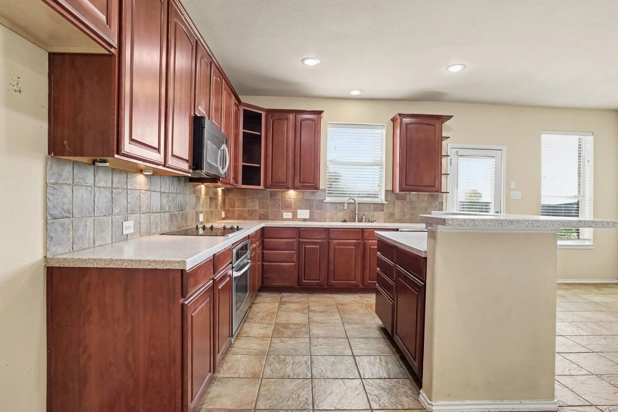 Single Family Residence For Sale in Kaufman County , 2109 Songbird Drive, Forney, Texas 75126, 5 Bedroom, 3 Bathroom, 2 Garage spaces, 4,210 Sqft, built in 2006, mls#21367405, Real Estate Agent in Forney, Homes For Sale in Kaufman county, Homes For Sale in Forney, Realtor in Forney Texas, Real Estate Brokerage Independent Realty Texas, Luminita Cordes Realtor