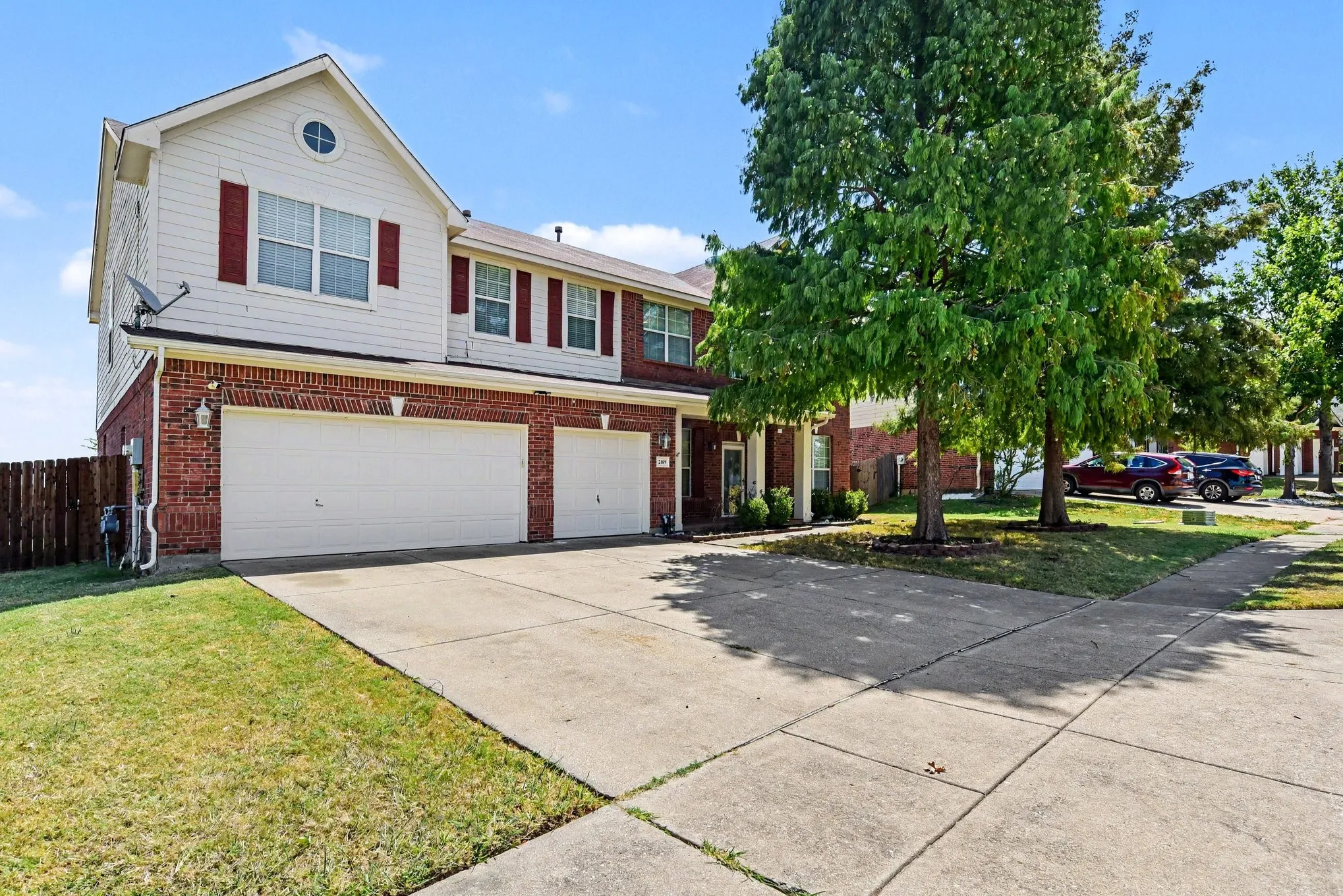 Single Family Residence For Sale in Kaufman County , 2109 Songbird Drive, Forney, Texas 75126, 5 Bedroom, 3 Bathroom, 2 Garage spaces, 4,210 Sqft, built in 2006, mls#21367405, Real Estate Agent in Forney, Homes For Sale in Kaufman county, Homes For Sale in Forney, Realtor in Forney Texas, Real Estate Brokerage Independent Realty Texas, Luminita Cordes Realtor