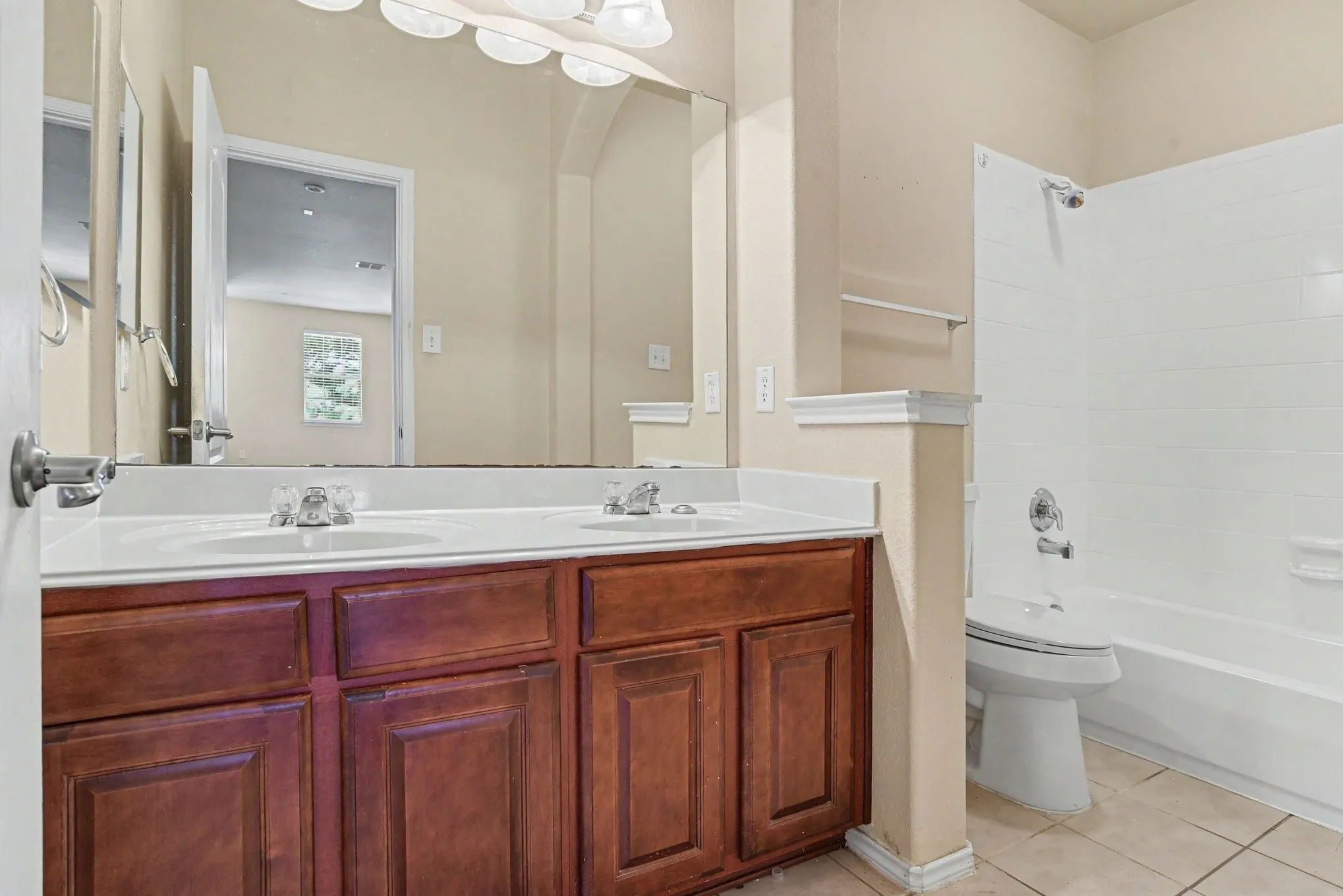 Single Family Residence For Sale in Kaufman County , 2109 Songbird Drive, Forney, Texas 75126, 5 Bedroom, 3 Bathroom, 2 Garage spaces, 4,210 Sqft, built in 2006, mls#21367405, Real Estate Agent in Forney, Homes For Sale in Kaufman county, Homes For Sale in Forney, Realtor in Forney Texas, Real Estate Brokerage Independent Realty Texas, Luminita Cordes Realtor