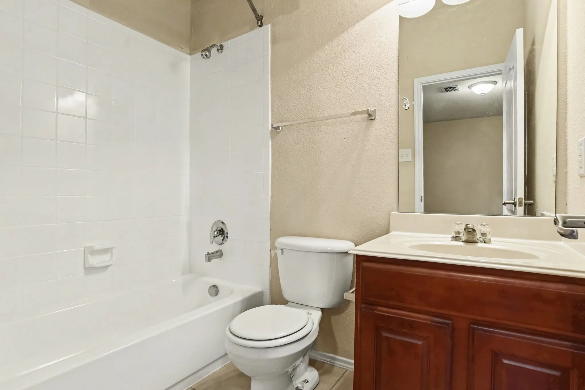 Single Family Residence For Sale in Kaufman County , 2109 Songbird Drive, Forney, Texas 75126, 5 Bedroom, 3 Bathroom, 2 Garage spaces, 4,210 Sqft, built in 2006, mls#21367405, Real Estate Agent in Forney, Homes For Sale in Kaufman county, Homes For Sale in Forney, Realtor in Forney Texas, Real Estate Brokerage Independent Realty Texas, Luminita Cordes Realtor