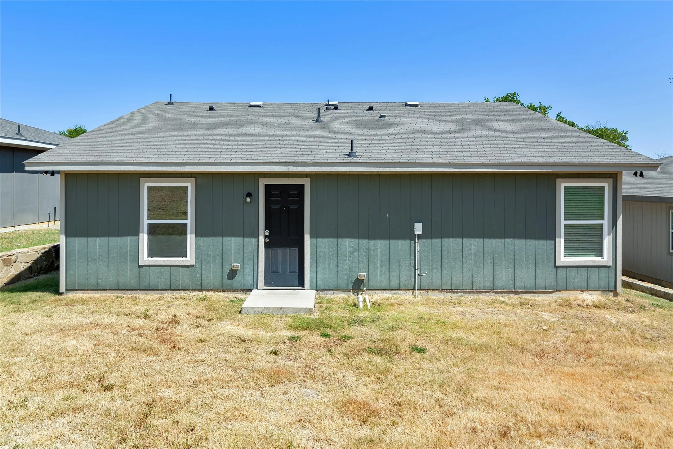 Single Family Residence For Sale in Grayson County , 414 E Munson Street, Denison, Texas 75021, 3 Bedroom, 2 Bathroom, 2 Garage spaces, 1,197 Sqft, built in 2023, mls#21367775, Real Estate Agent in Denison, Homes For Sale in Grayson county, Homes For Sale in Denison, Realtor in Denison Texas, Real Estate Brokerage Independent Realty Texas, Luminita Cordes Realtor