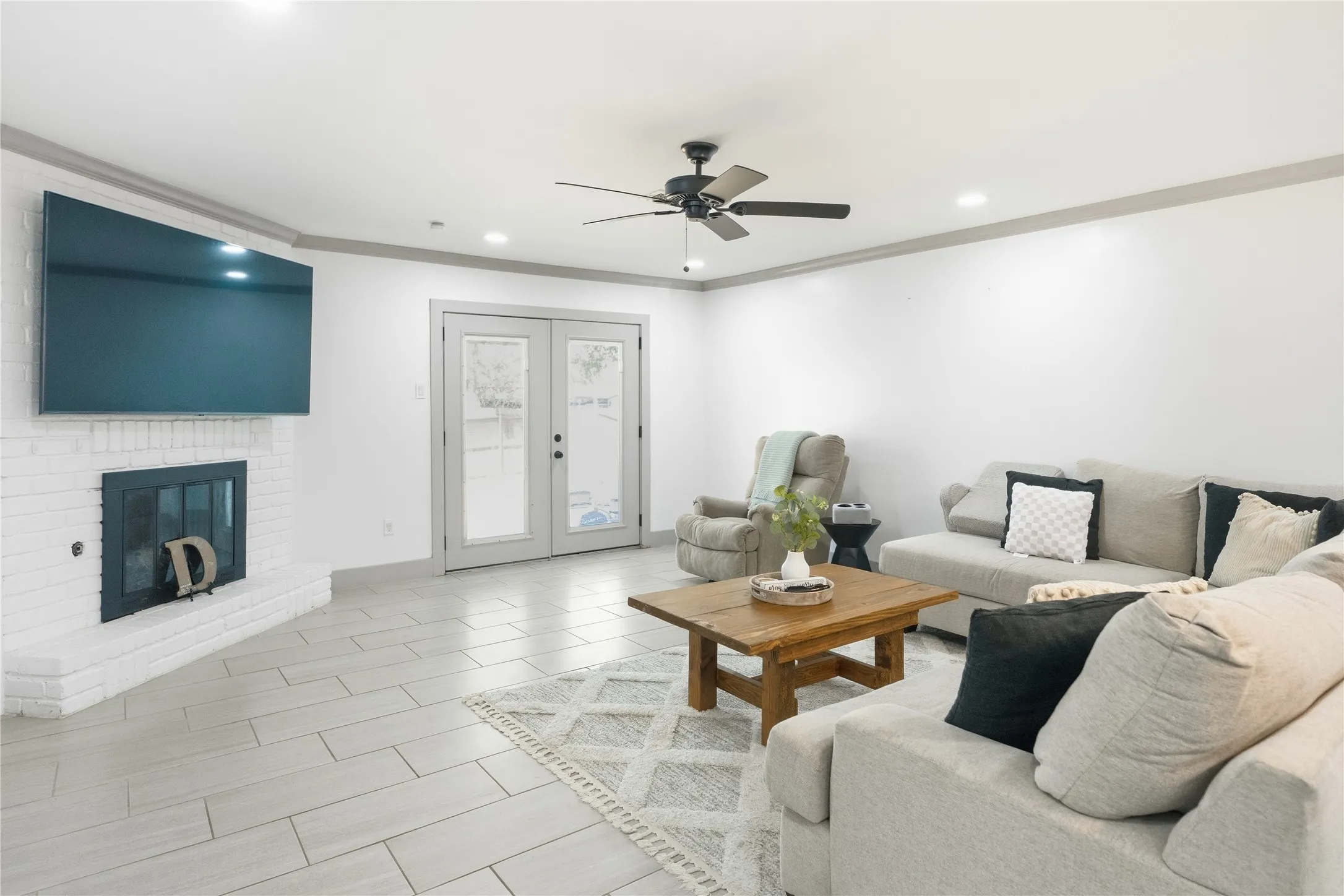 Single Family Residence For Sale in Dallas County , 1509 Parma Court, Irving, Texas 75060, 3 Bedroom, 2 Bathroom, 2 Garage spaces, 1,475 Sqft, built in 1977, mls#21367882, Real Estate Agent in Irving, Homes For Sale in Dallas county, Homes For Sale in Irving, Realtor in Irving Texas, Real Estate Brokerage Independent Realty Texas, Luminita Cordes Realtor