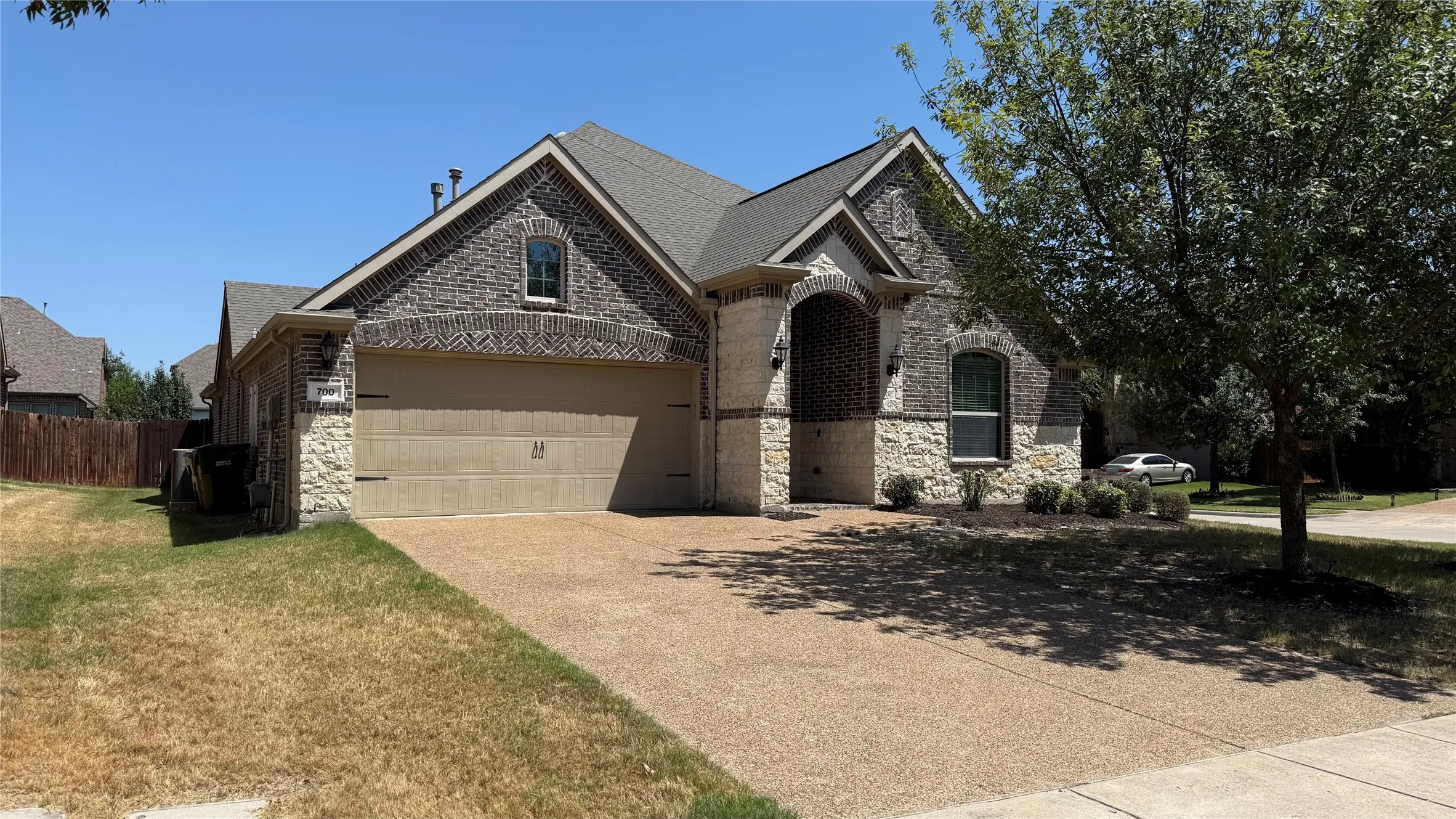 Single Family Residence For Rent in Collin County , 700 Shrewsbury Place, Plano, Texas 75074, 4 Bedroom, 4 Bathroom, 2 Garage spaces, 2,654 Sqft, built in 2014, mls#21367901, Real Estate Agent in Plano, Homes For Rent in Collin county, Homes For Rent in Plano, Realtor in Plano Texas, Real Estate Brokerage Independent Realty Texas, Luminita Cordes Realtor